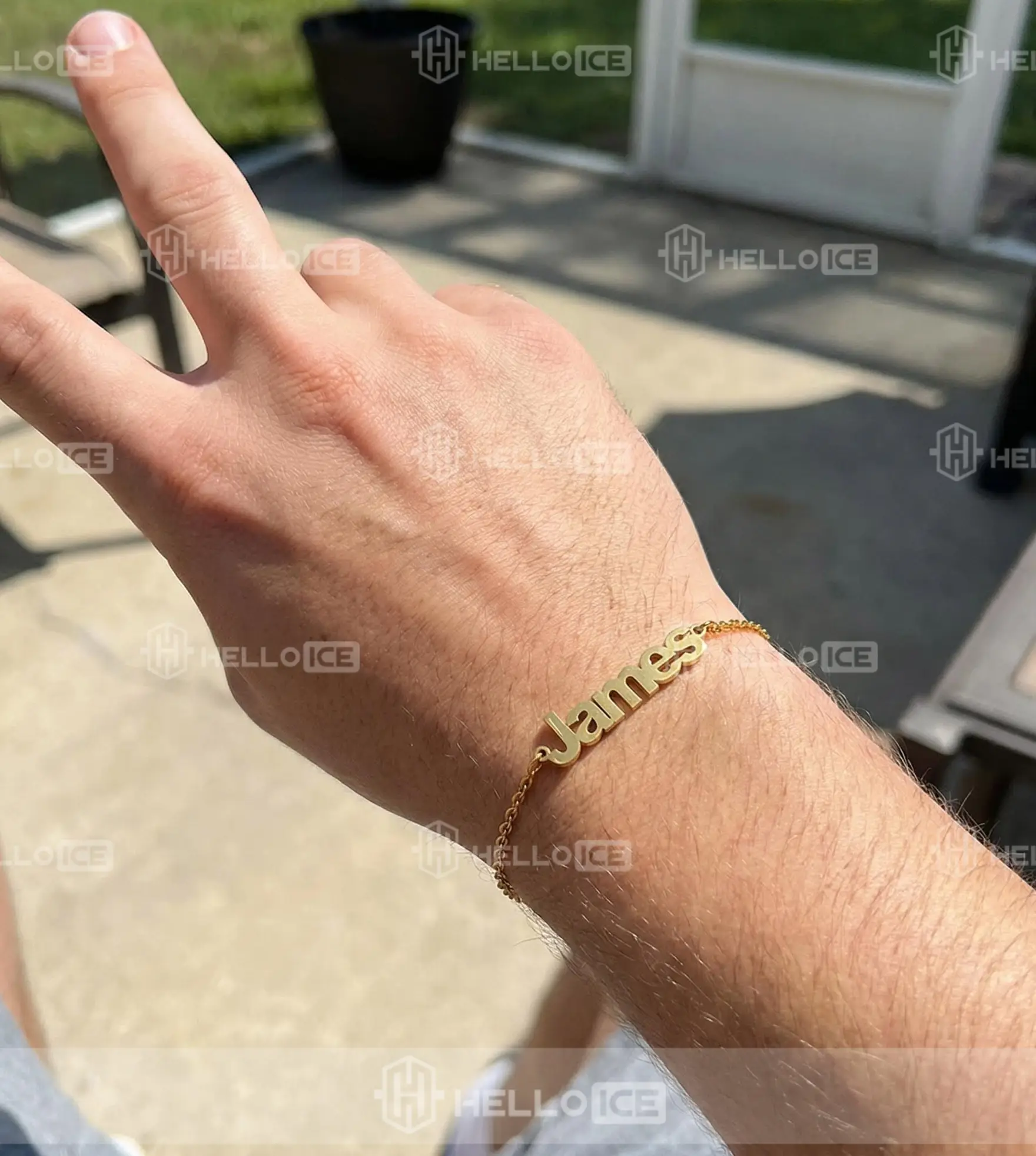 Helloice Review Image