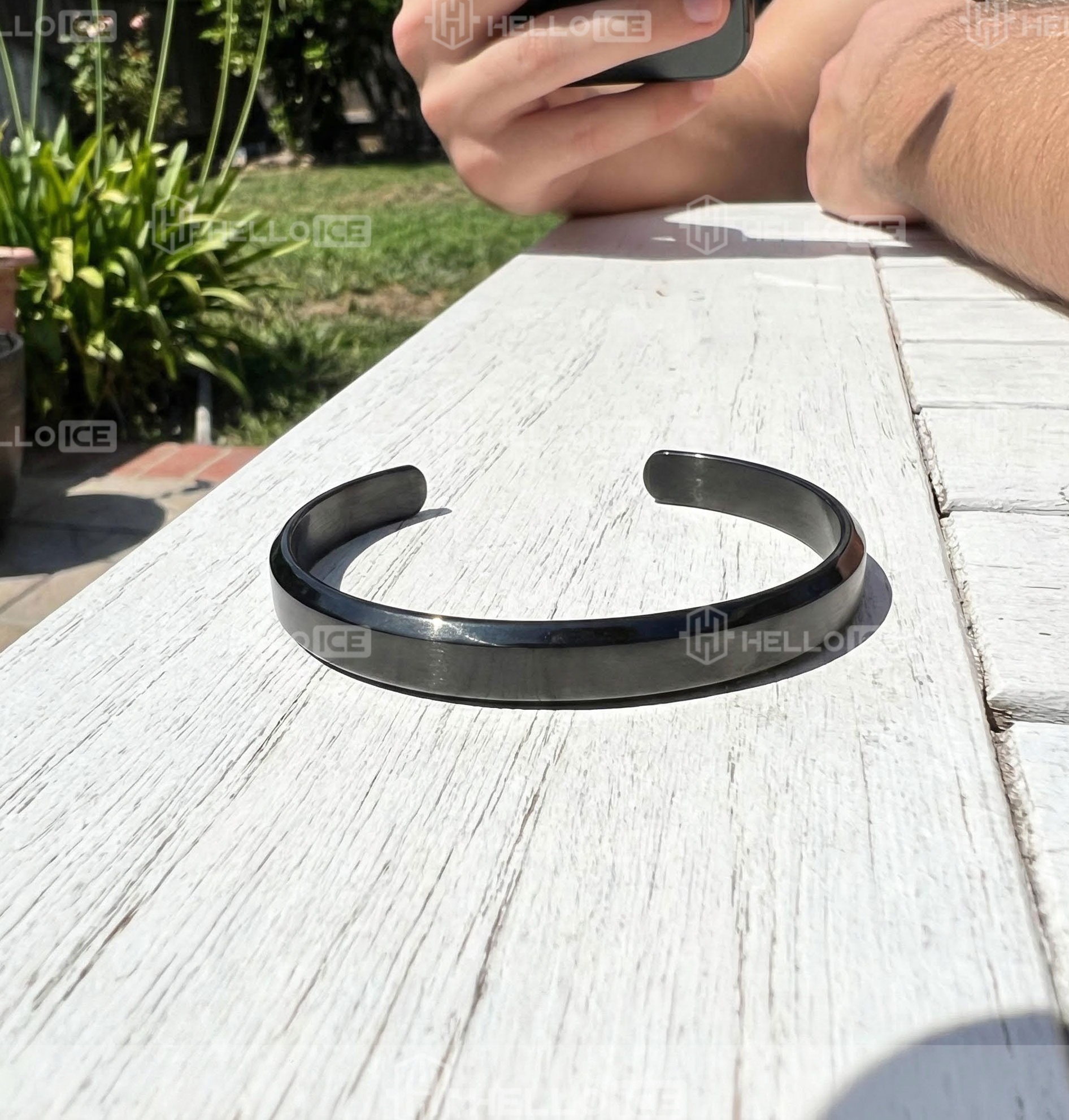 Helloice Review Image