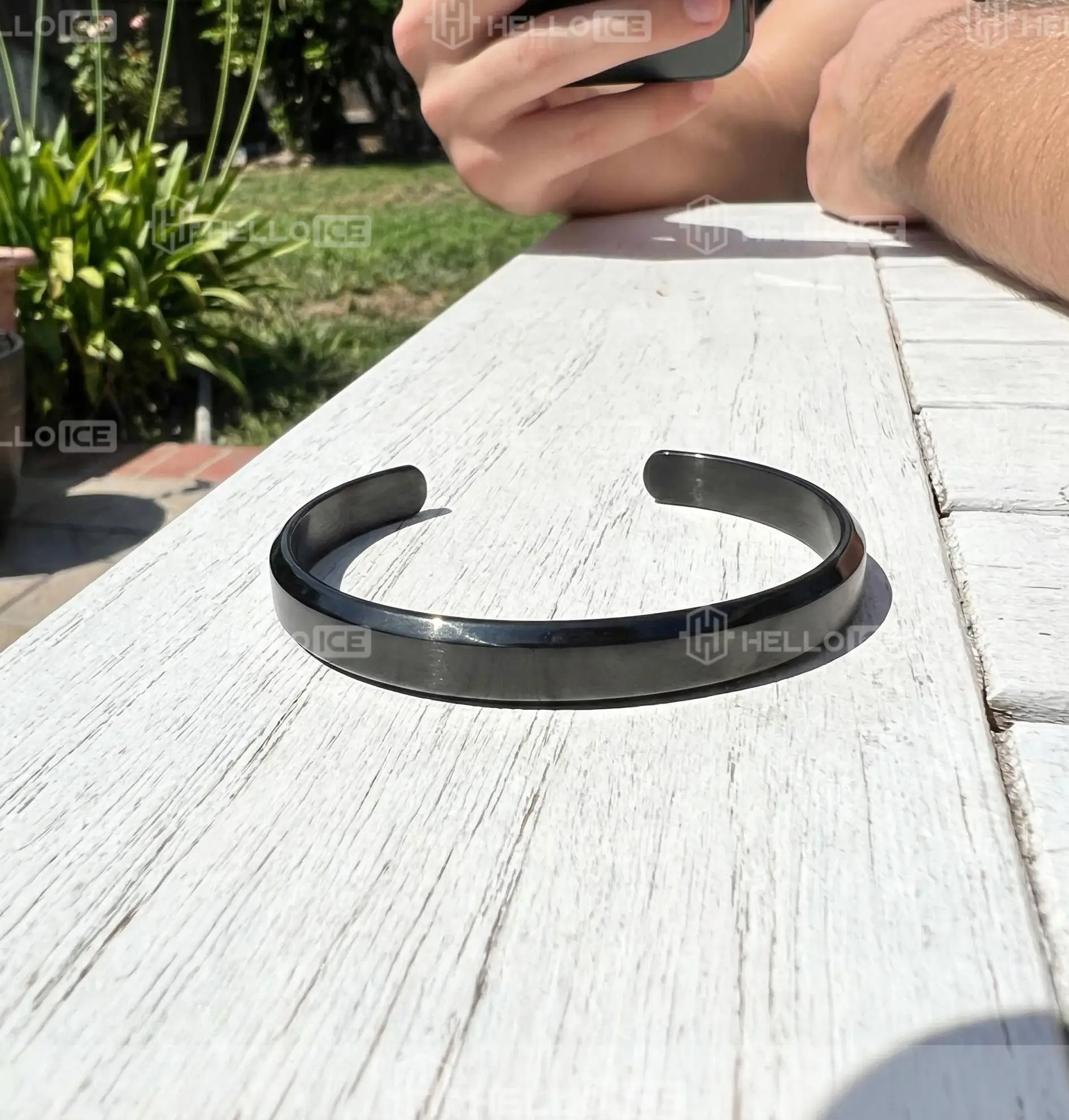 Helloice Review Image