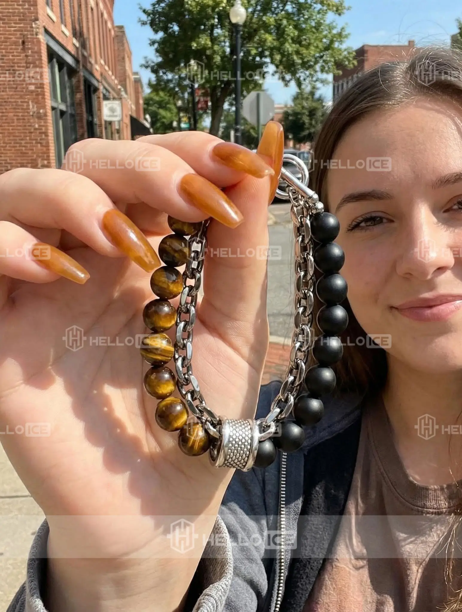 Helloice Review Image