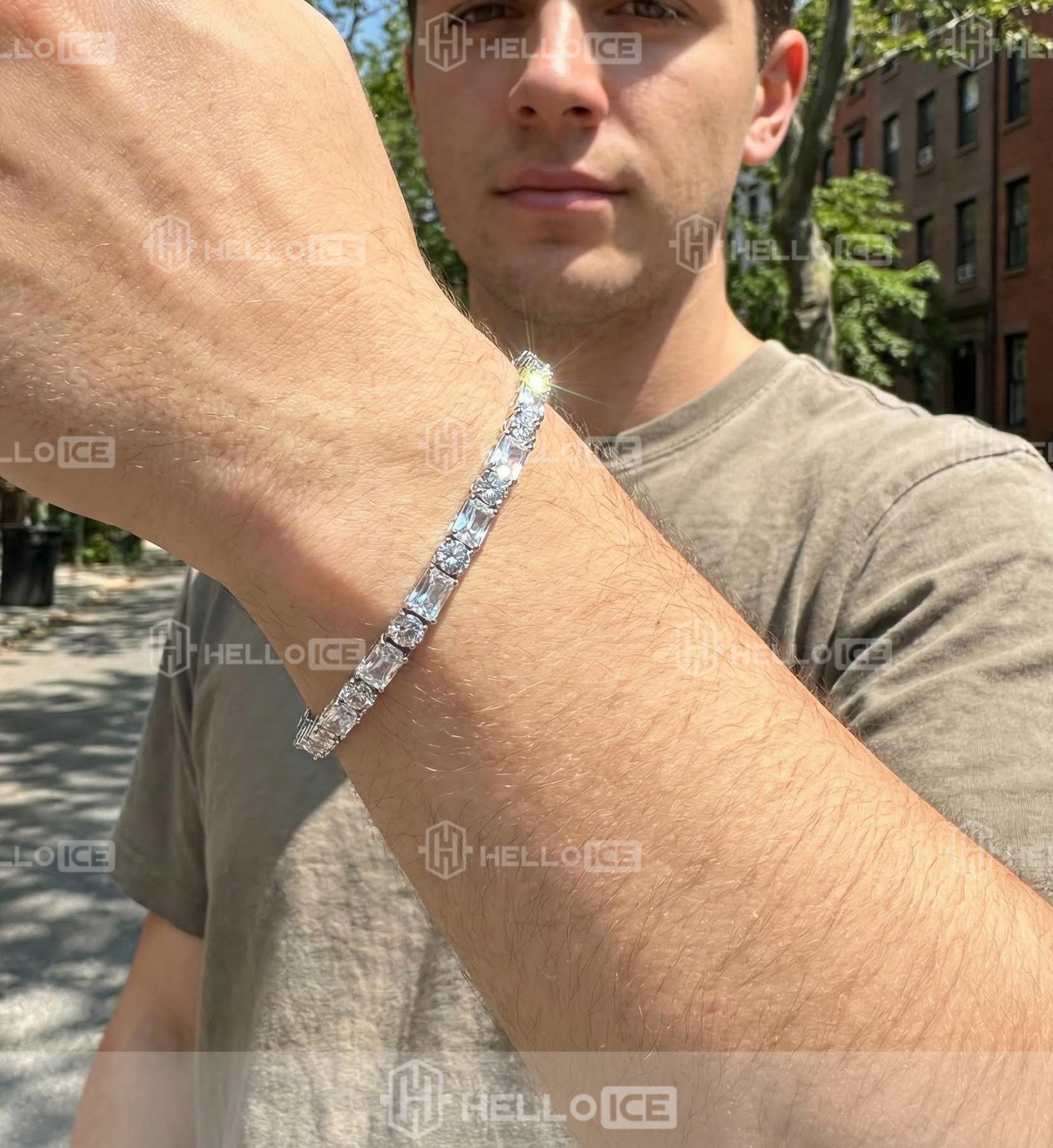 Helloice Review Image