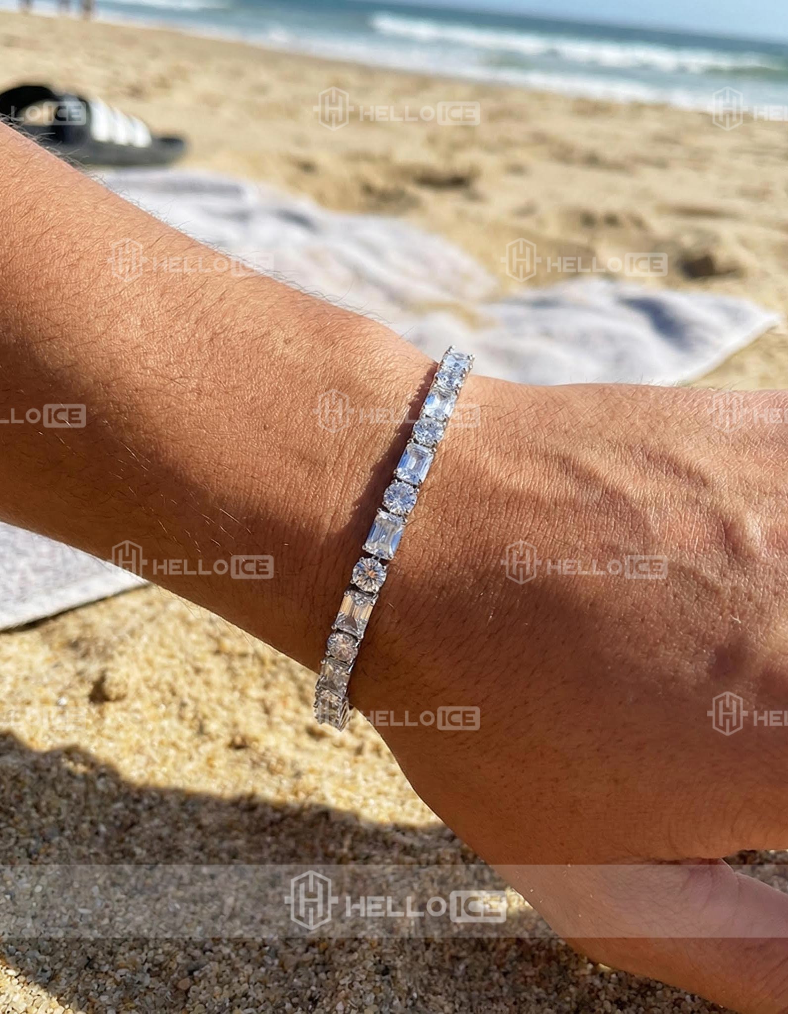 Helloice Review Image