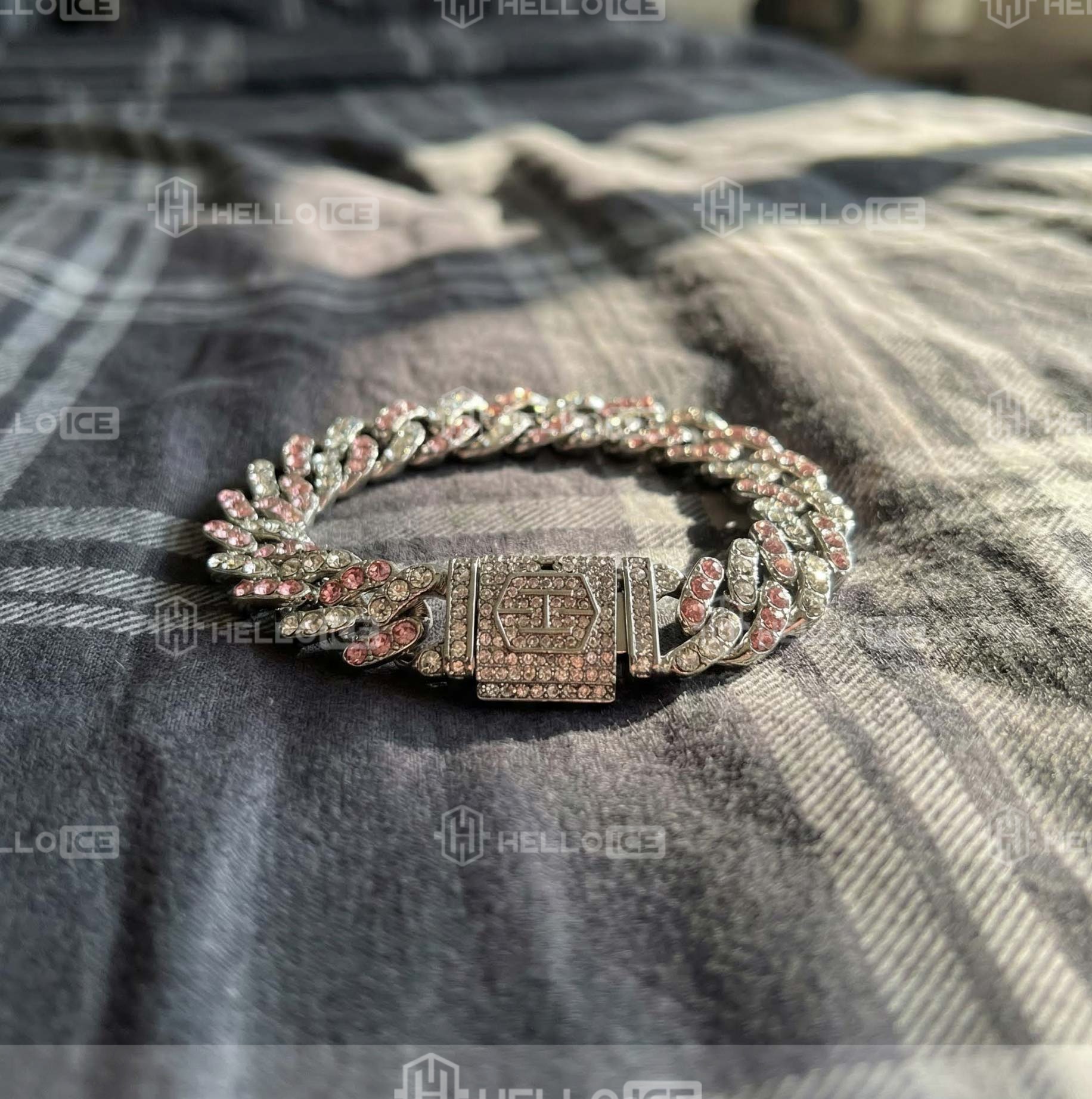 Helloice Review Image