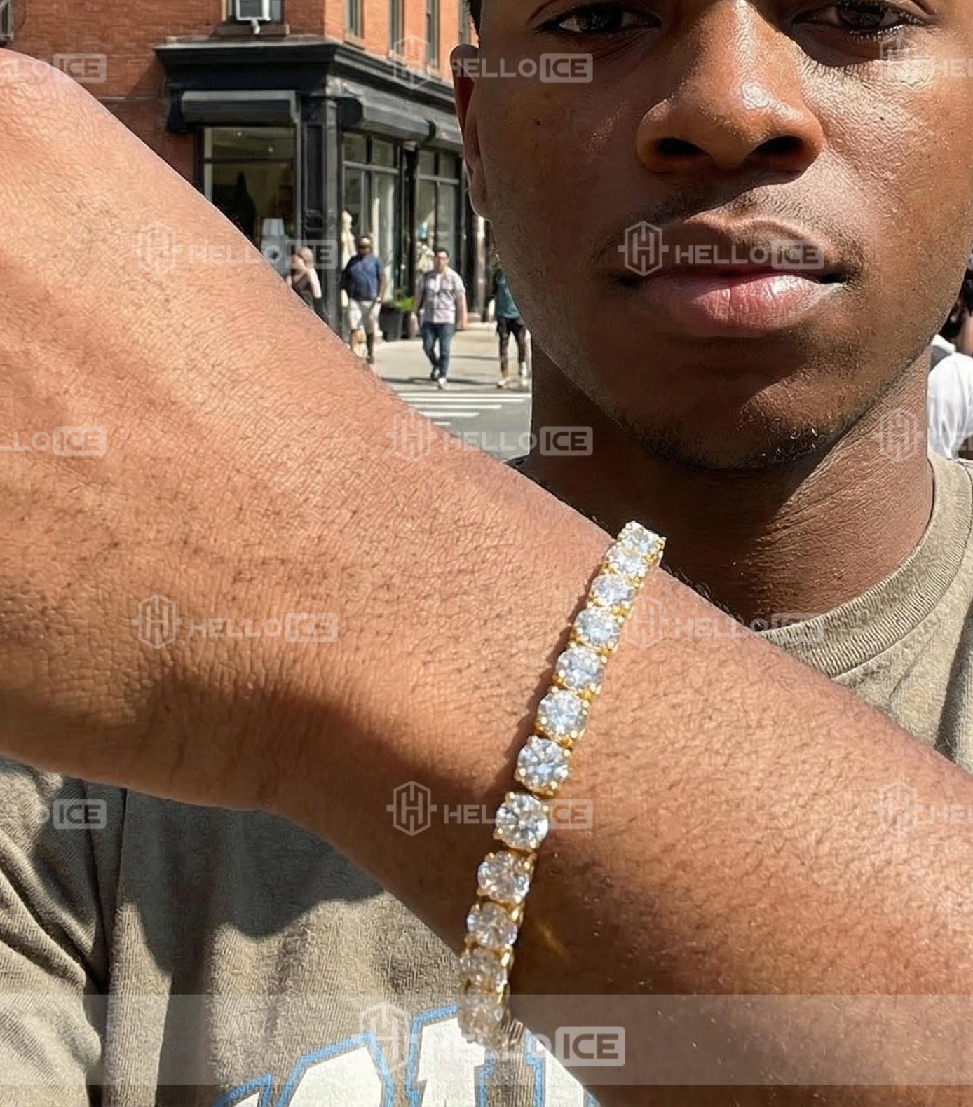 Helloice Review Image