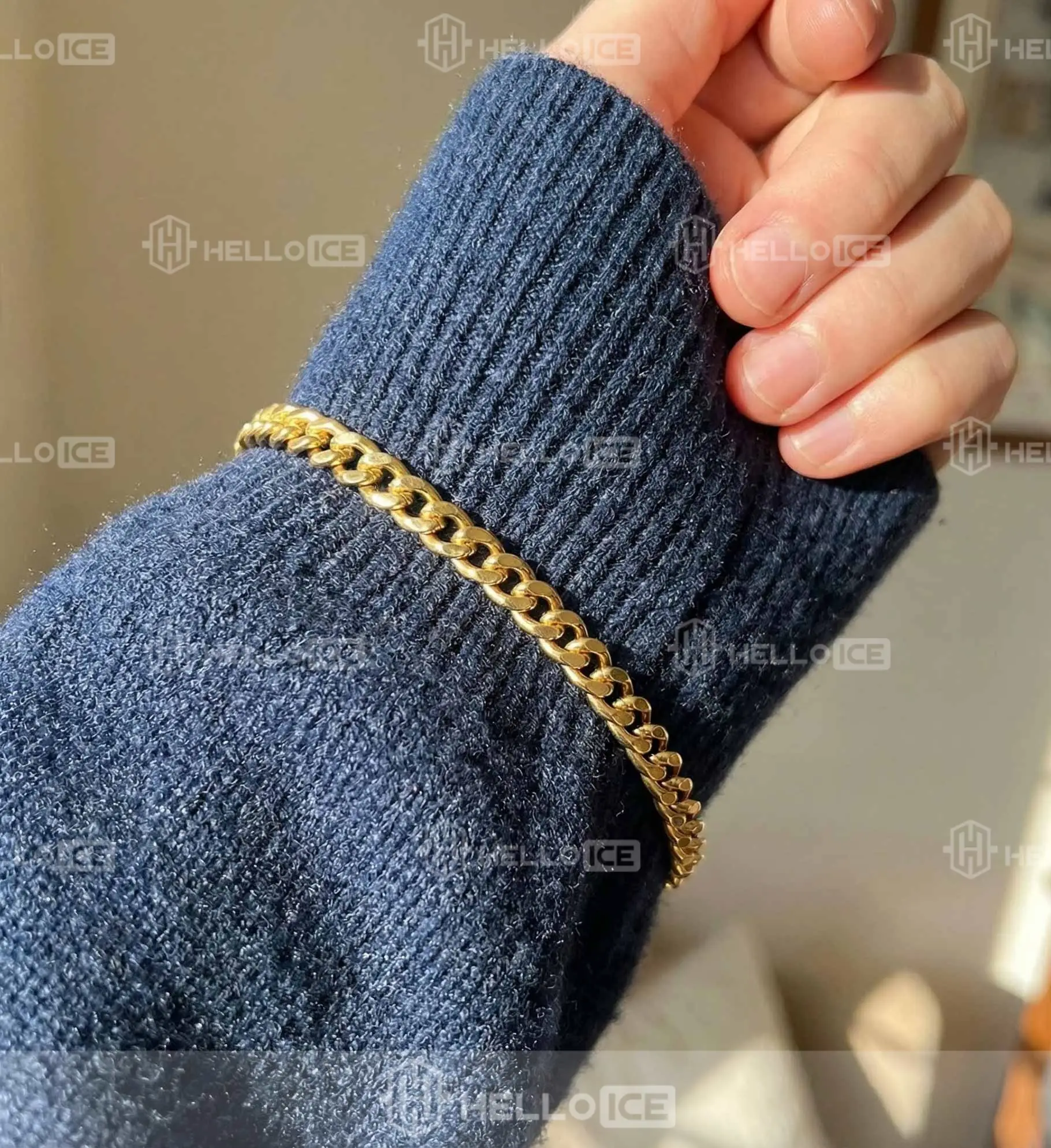 Helloice Review Image