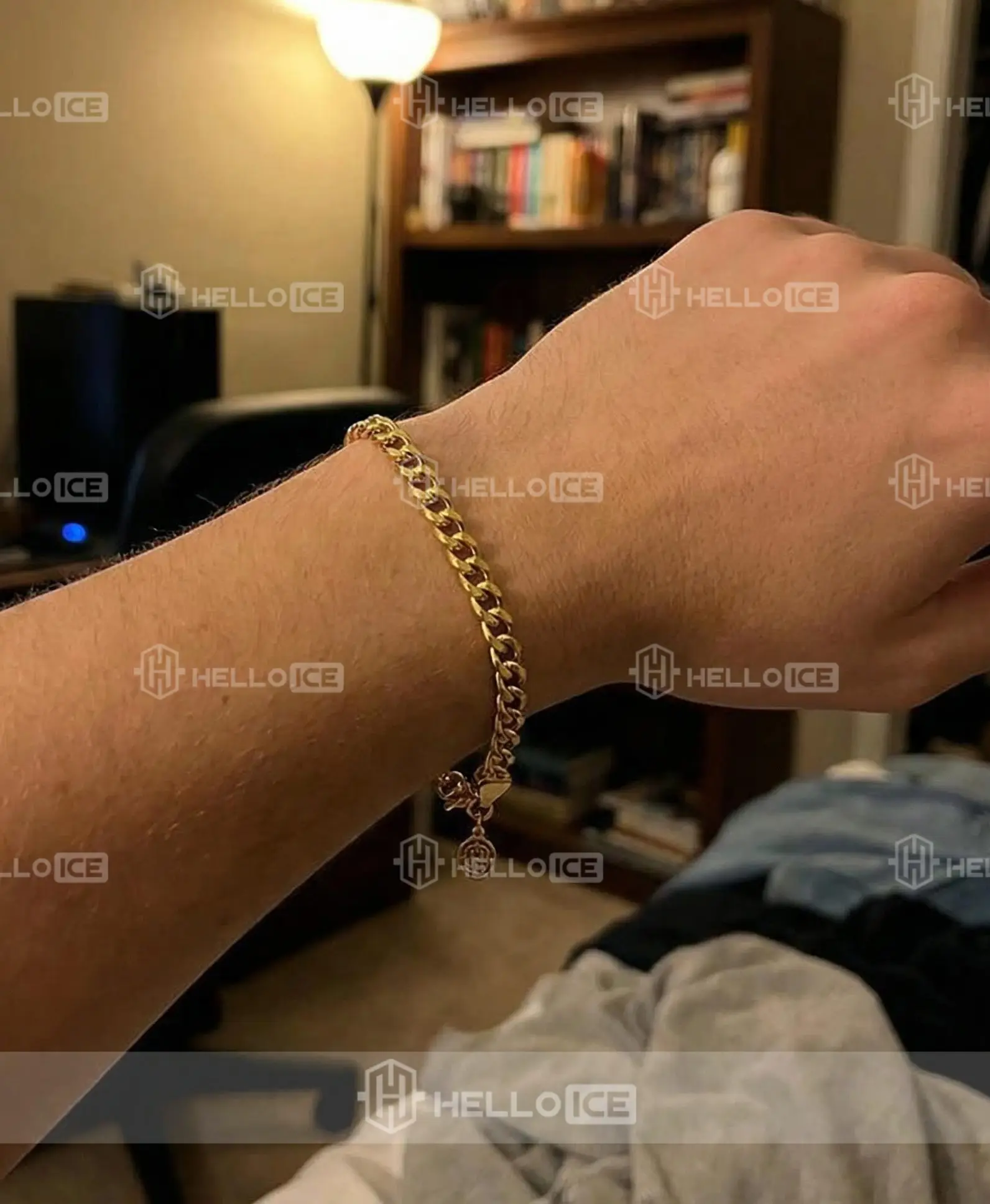 Helloice Review Image