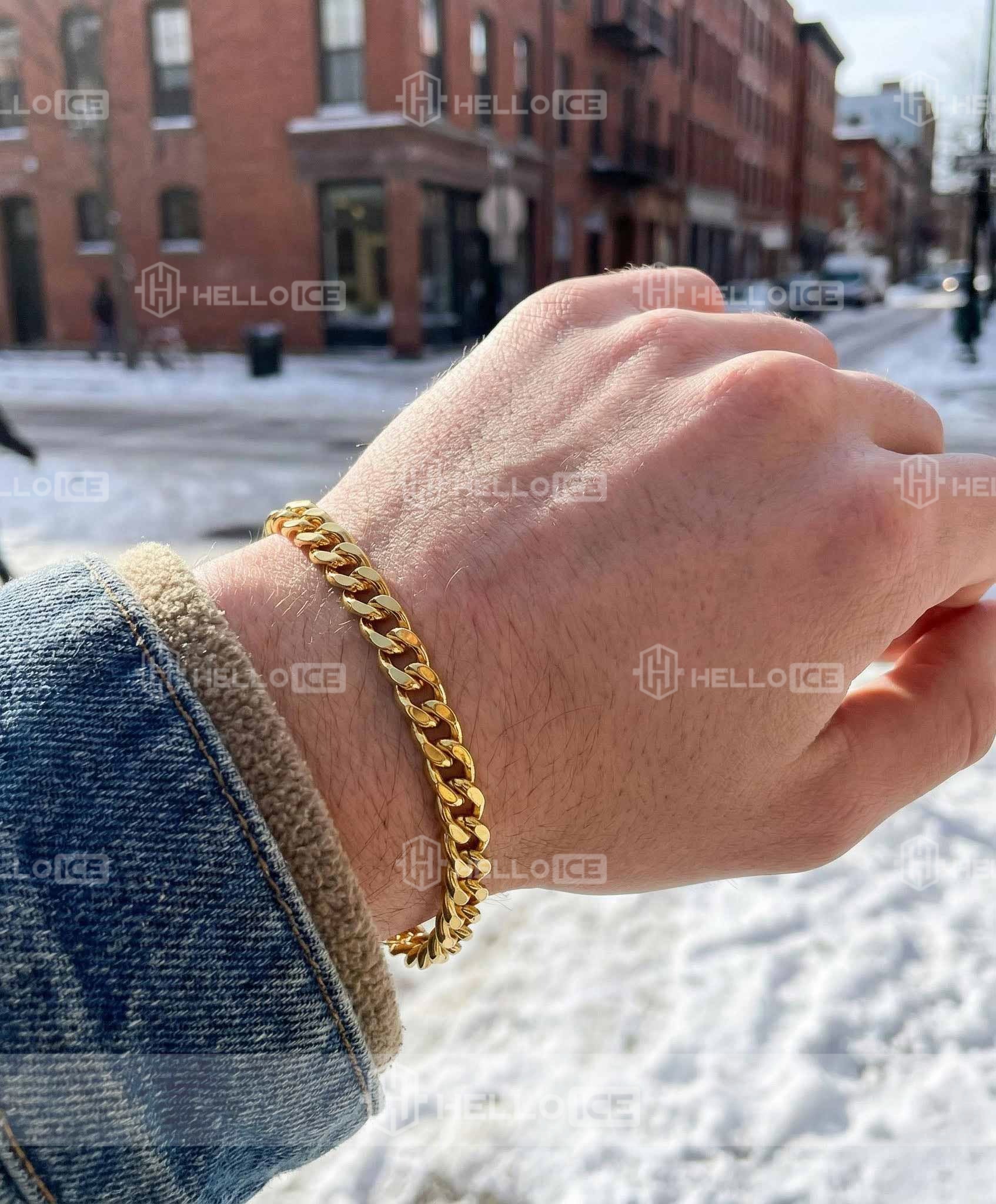 Helloice Review Image