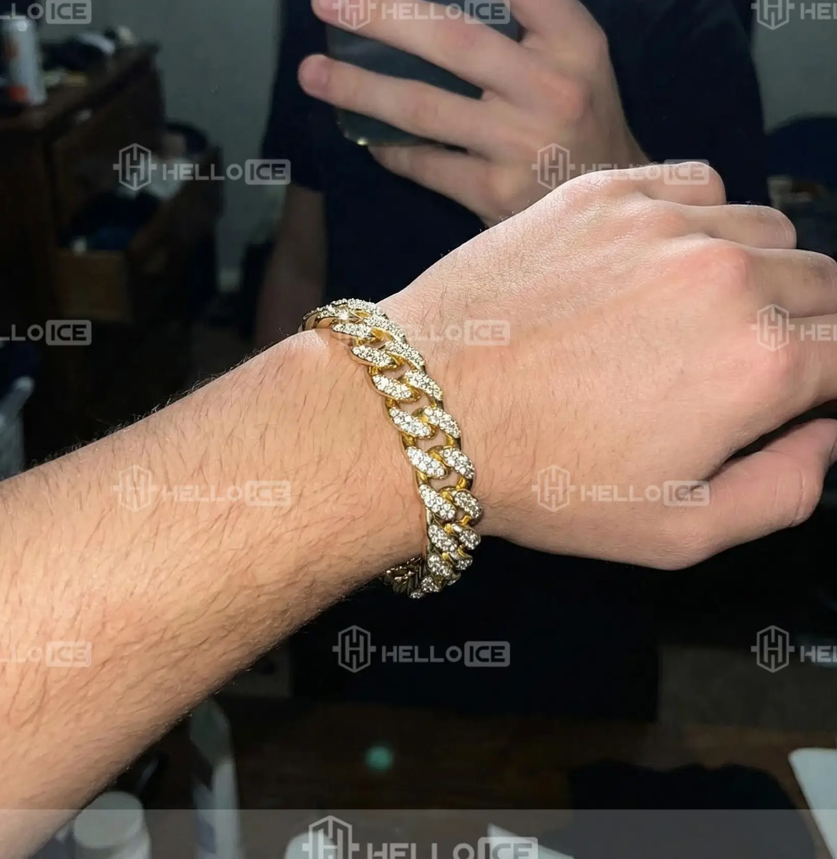 Helloice Review Image