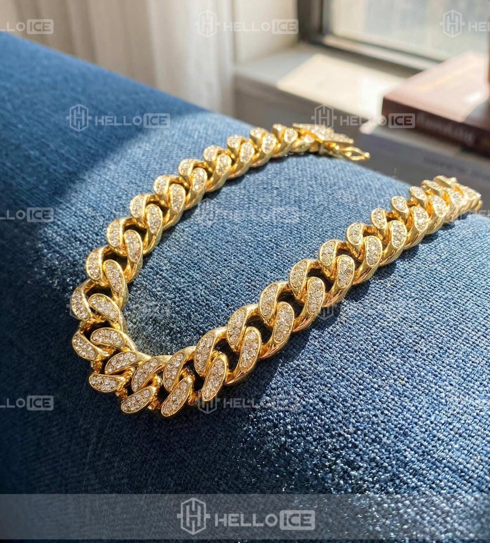 Helloice Review Image