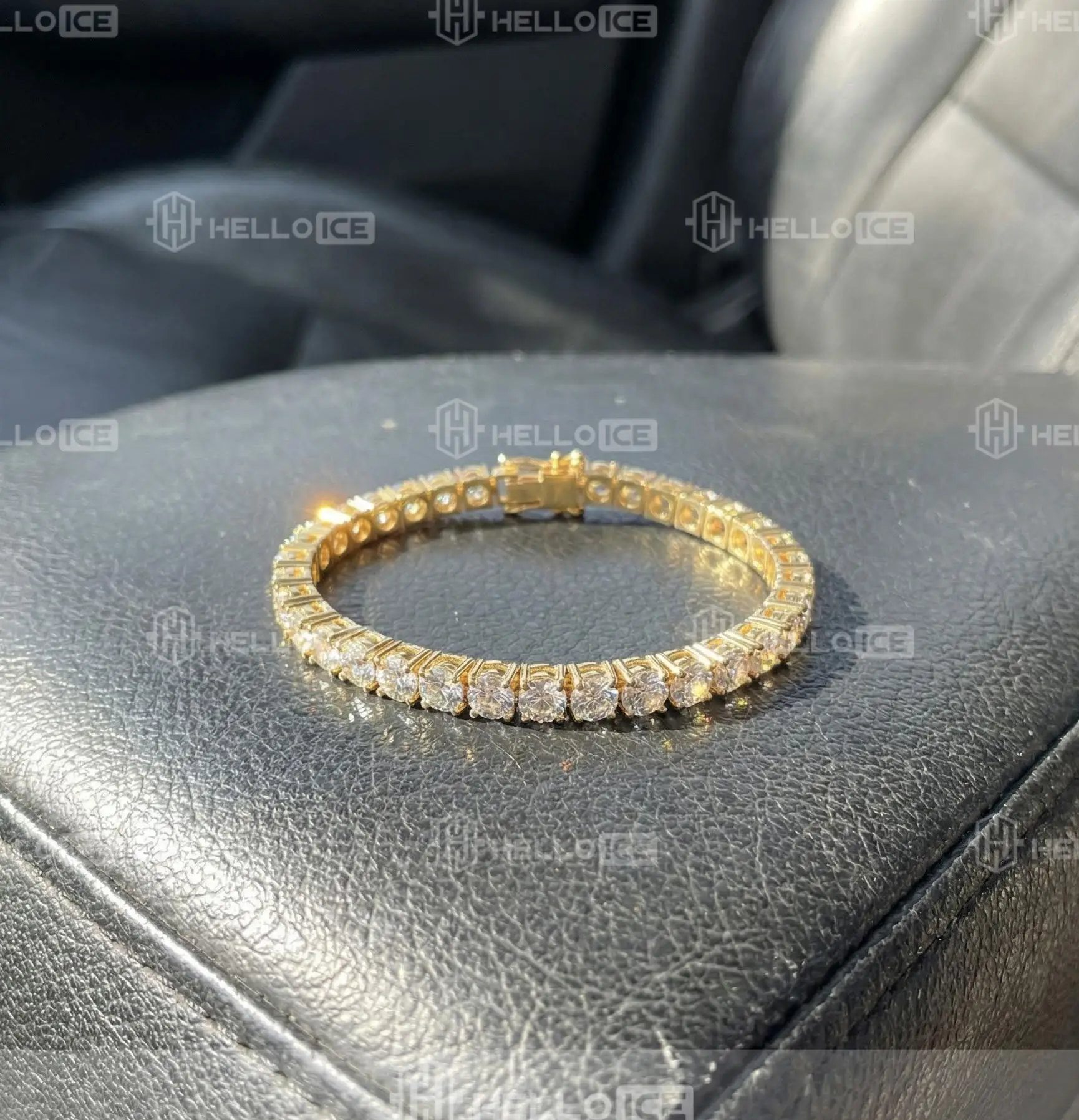 Helloice Review Image