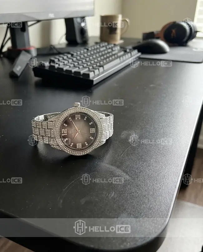 Helloice Review Image