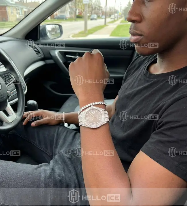 Helloice Review Image