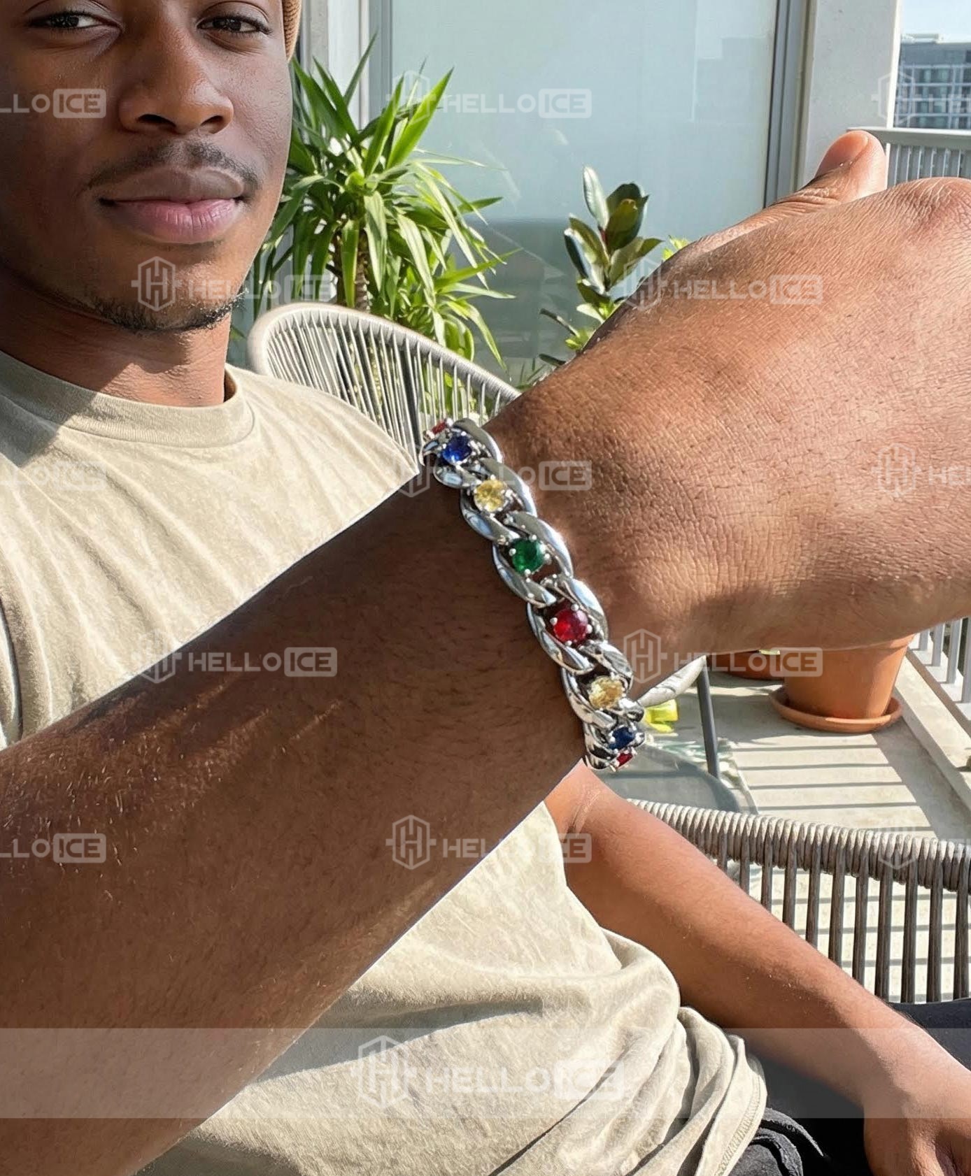 Helloice Review Image