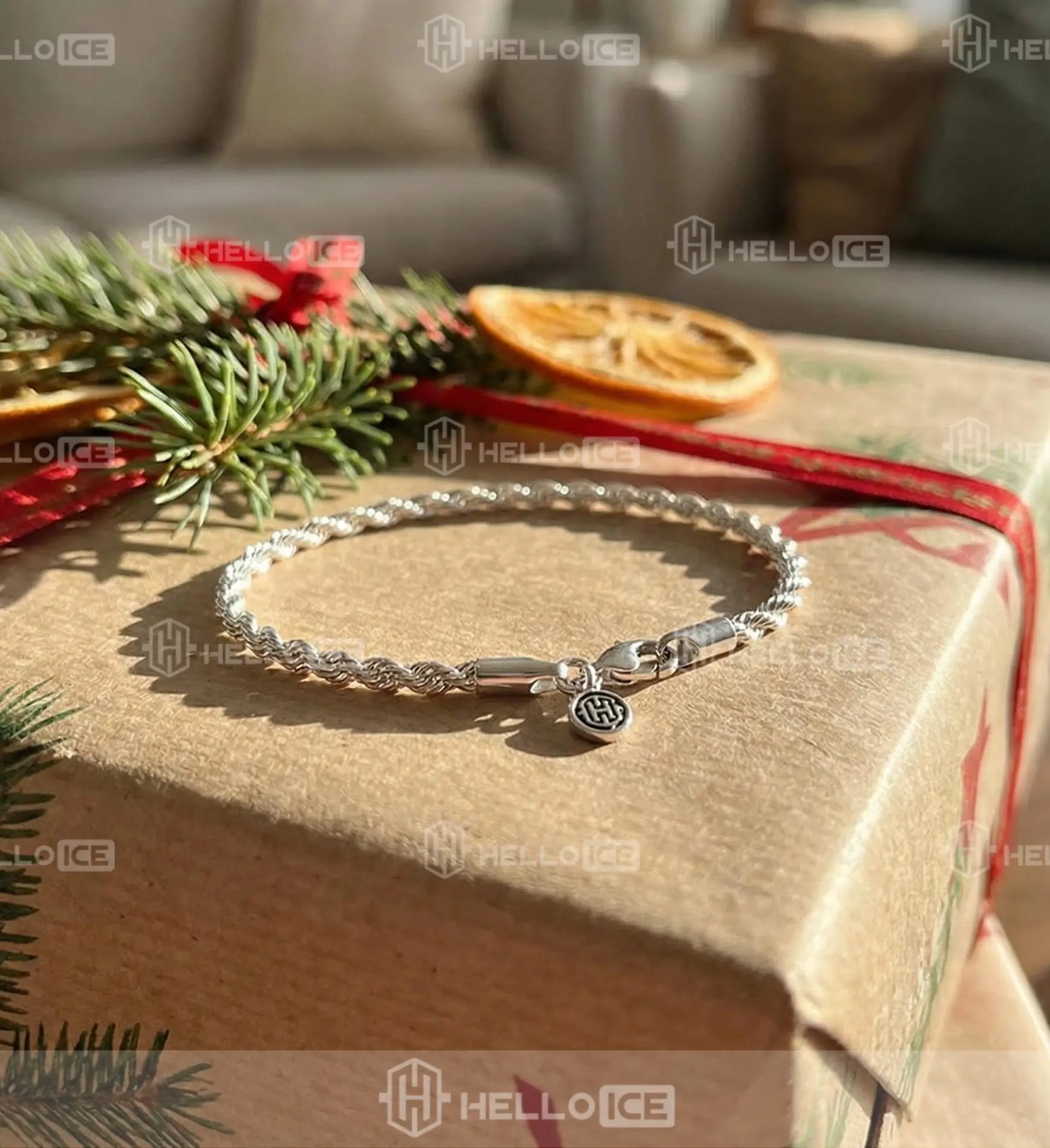 Helloice Review Image