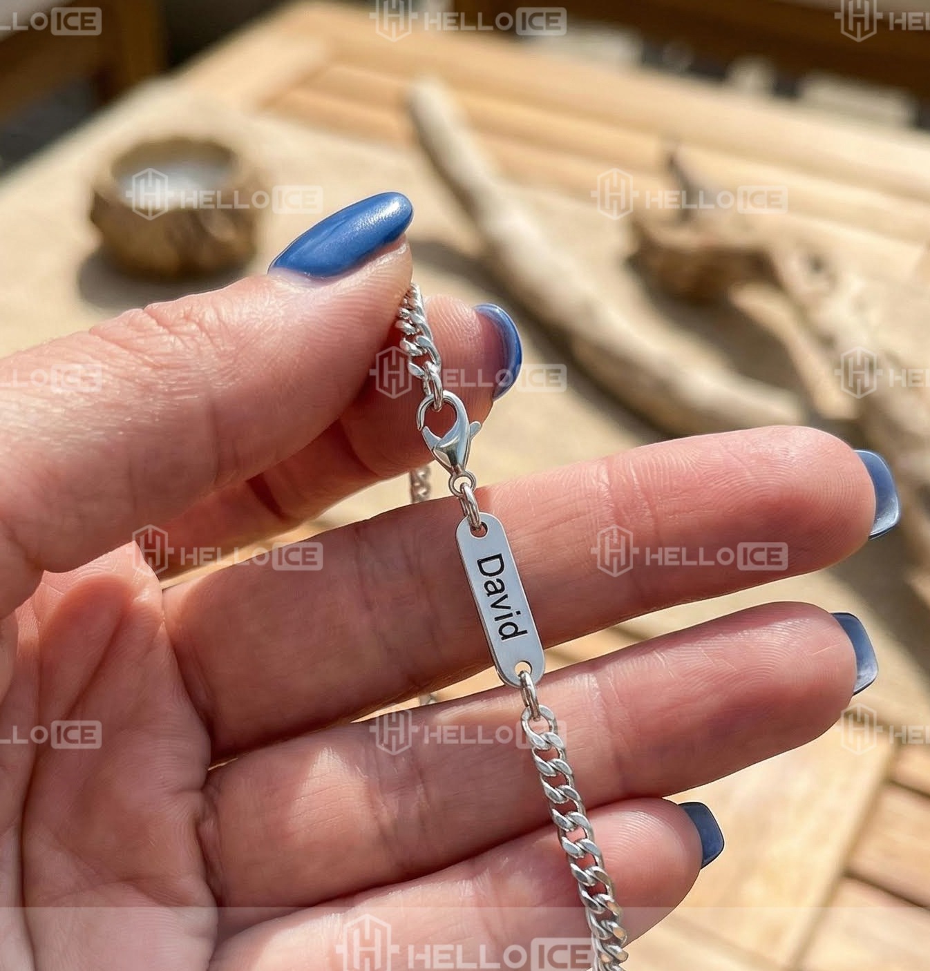 Helloice Review Image