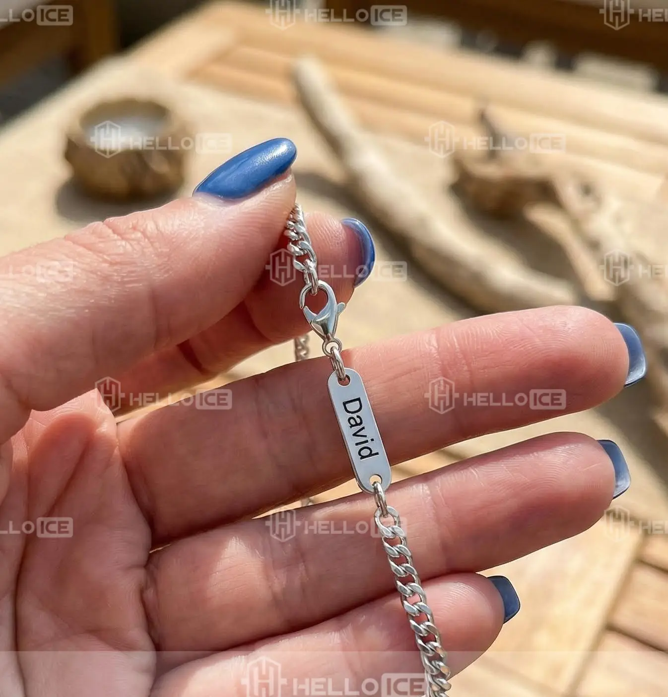 Helloice Review Image