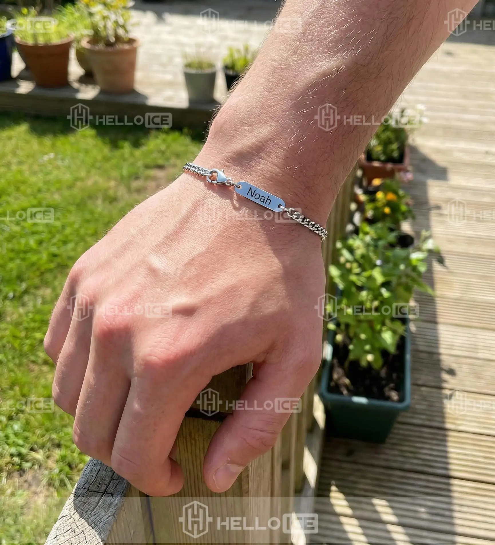 Helloice Review Image