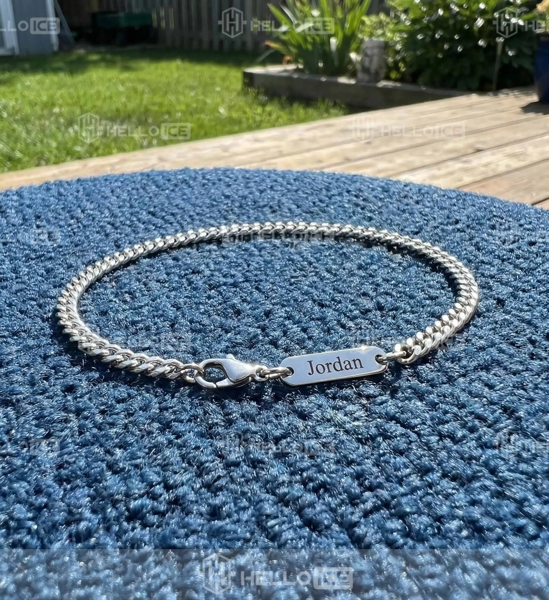 Helloice Review Image