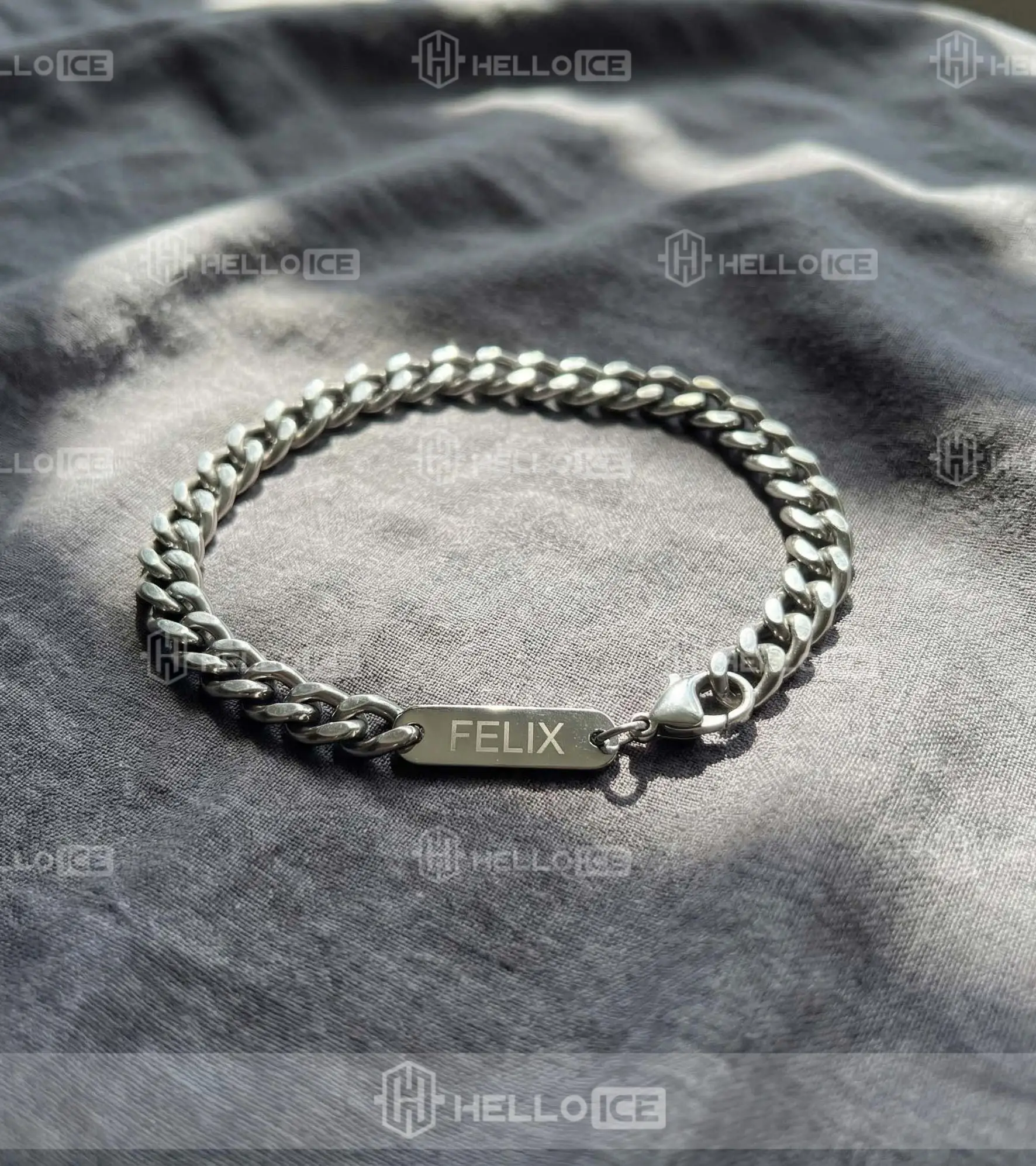 Helloice Review Image