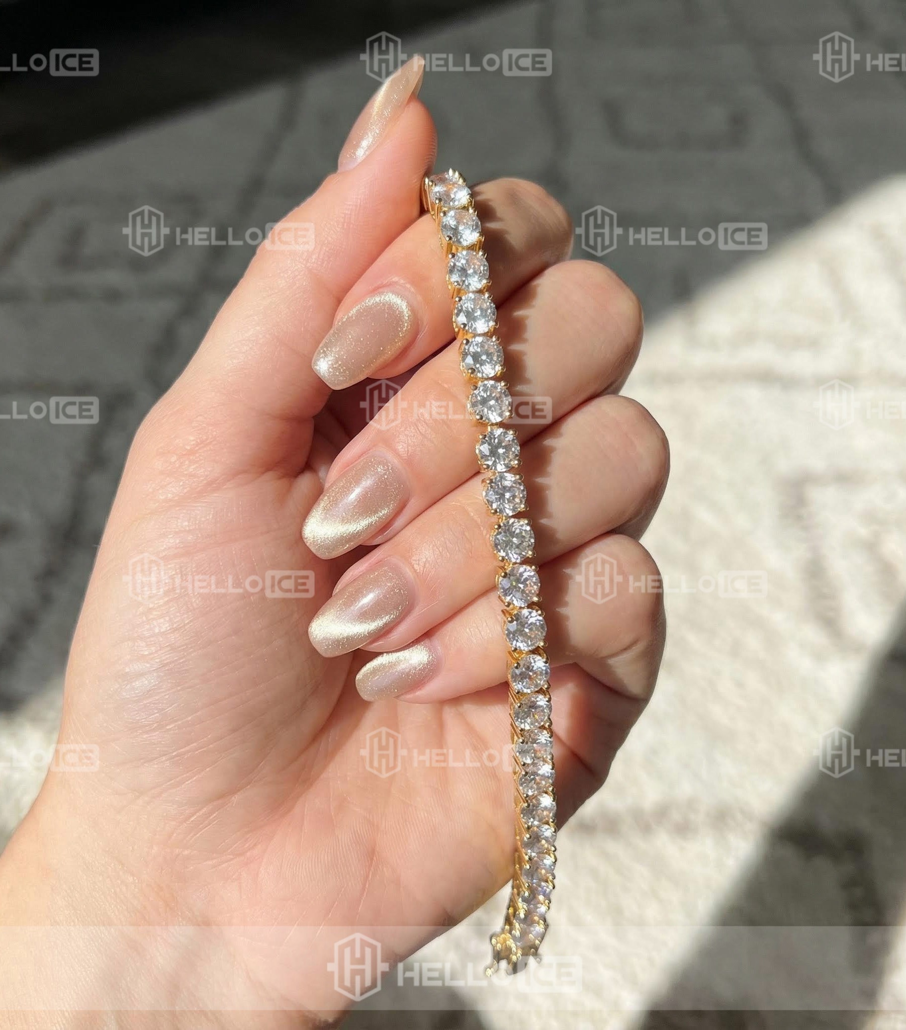 Helloice Review Image