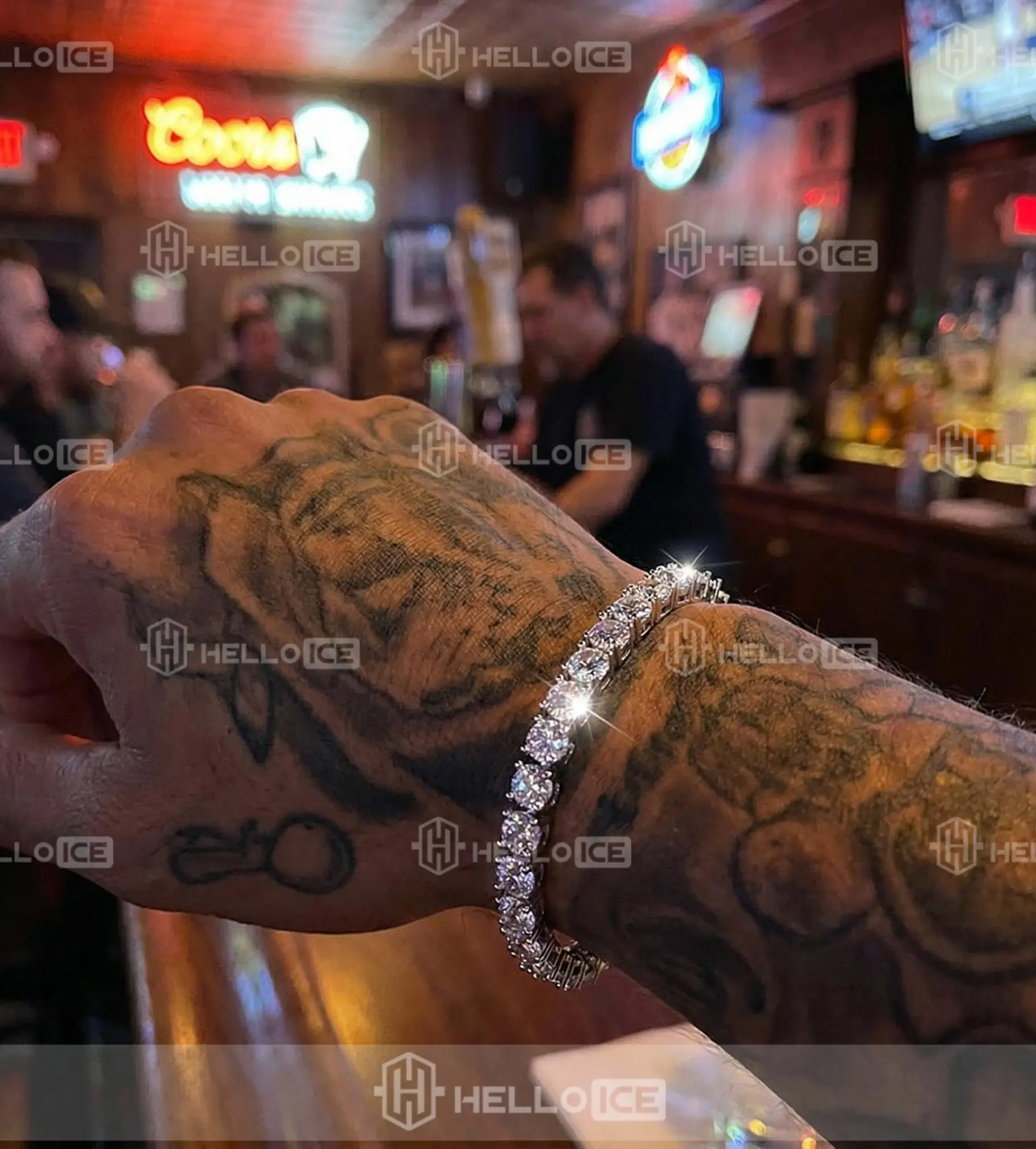 Helloice Review Image