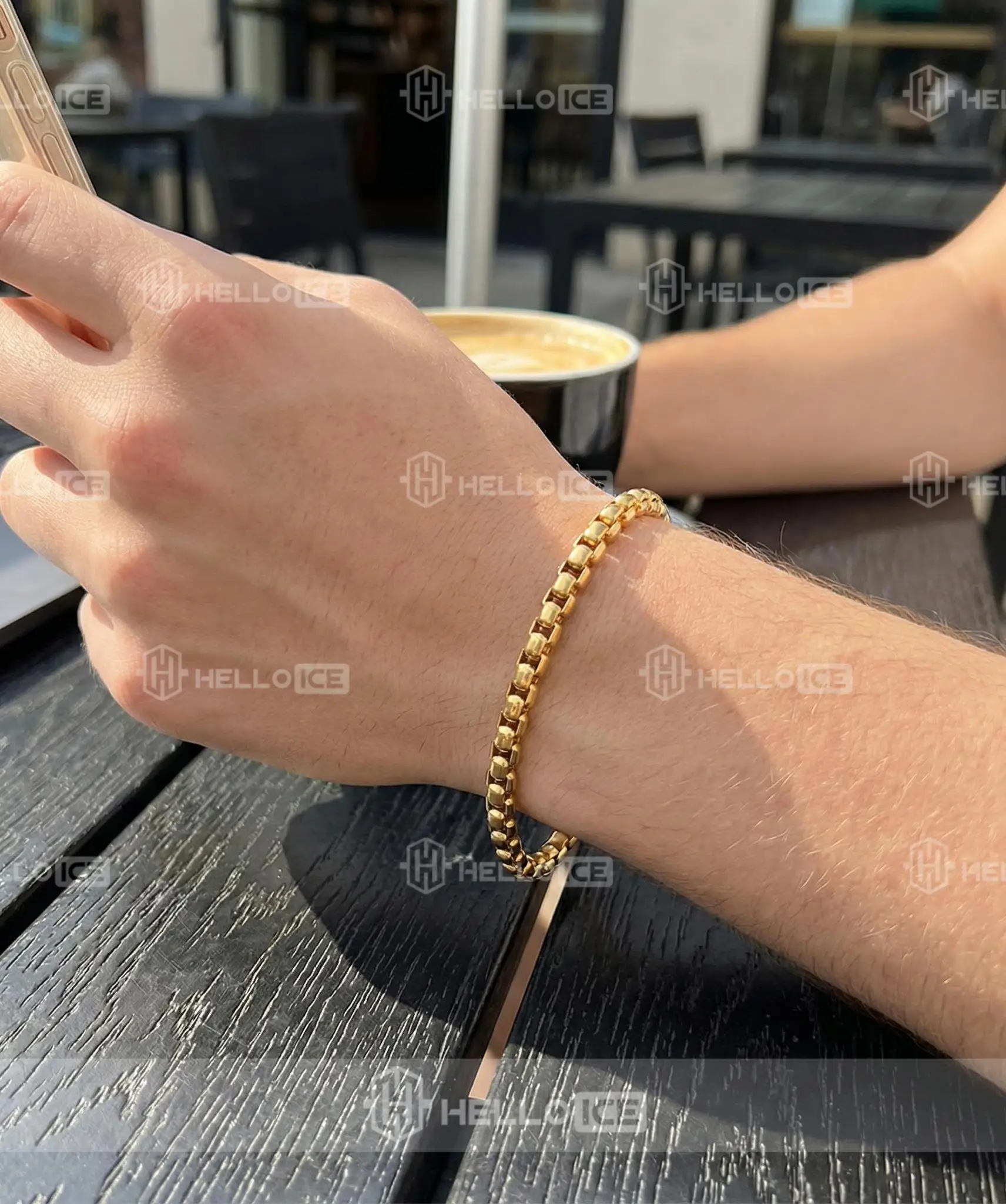 Helloice Review Image