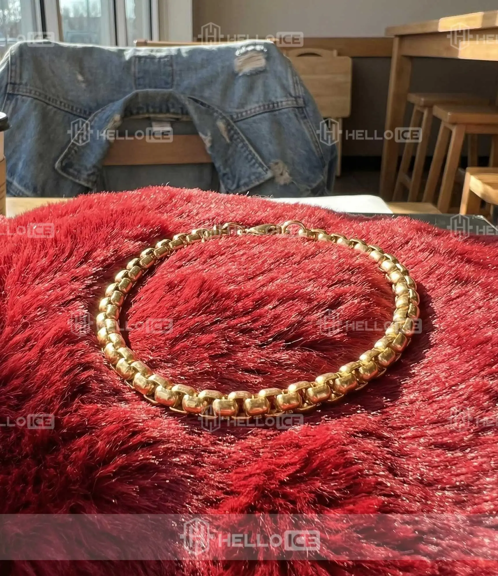 Helloice Review Image