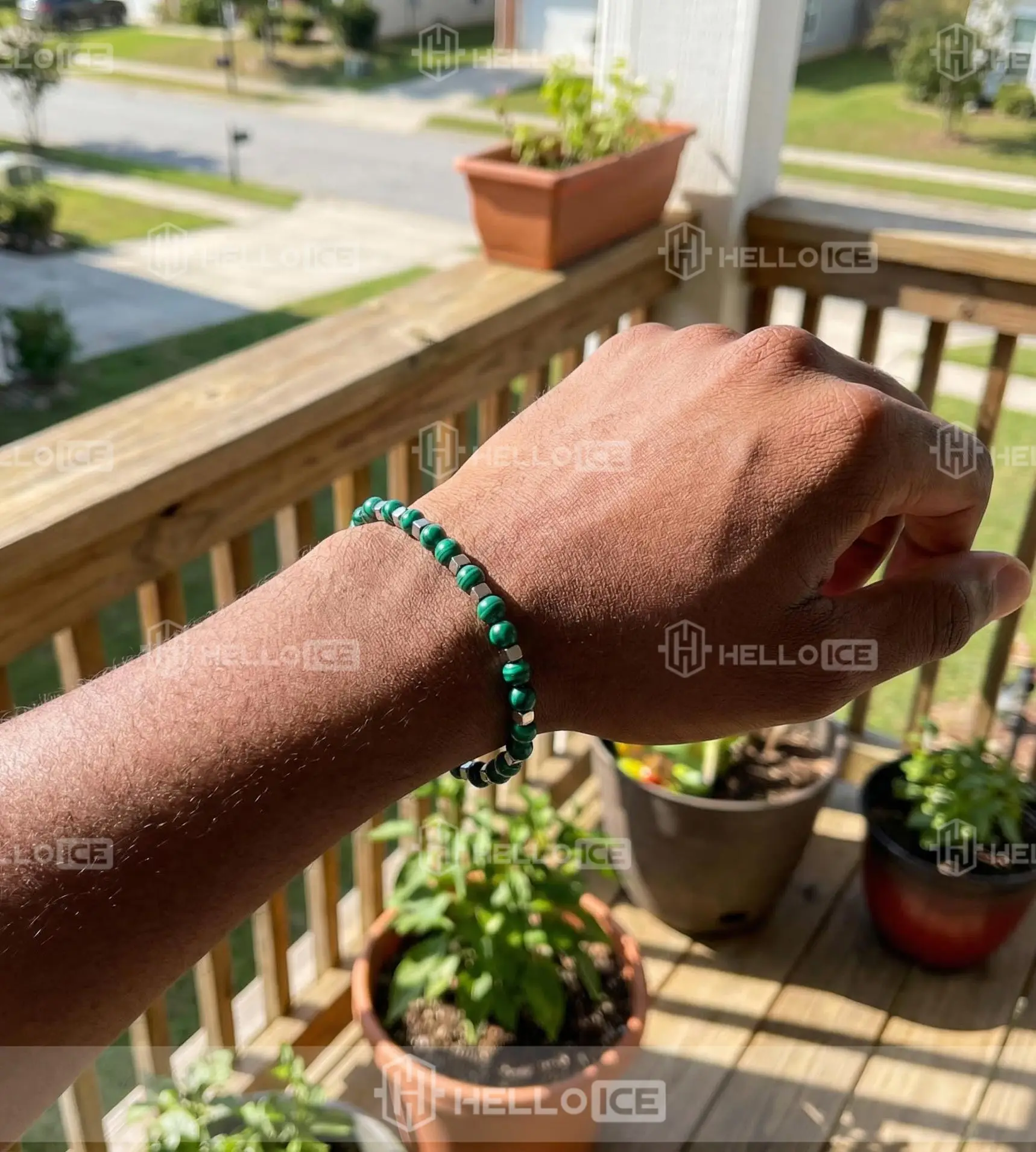 Helloice Review Image