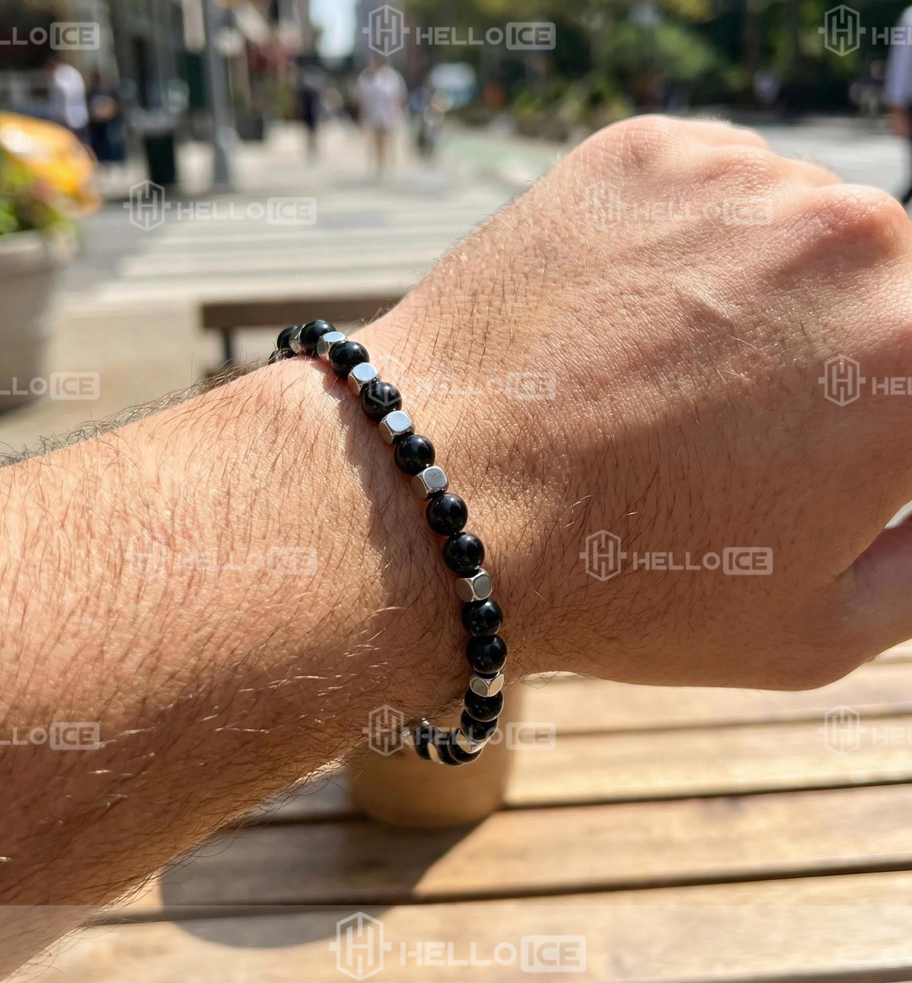 Helloice Review Image