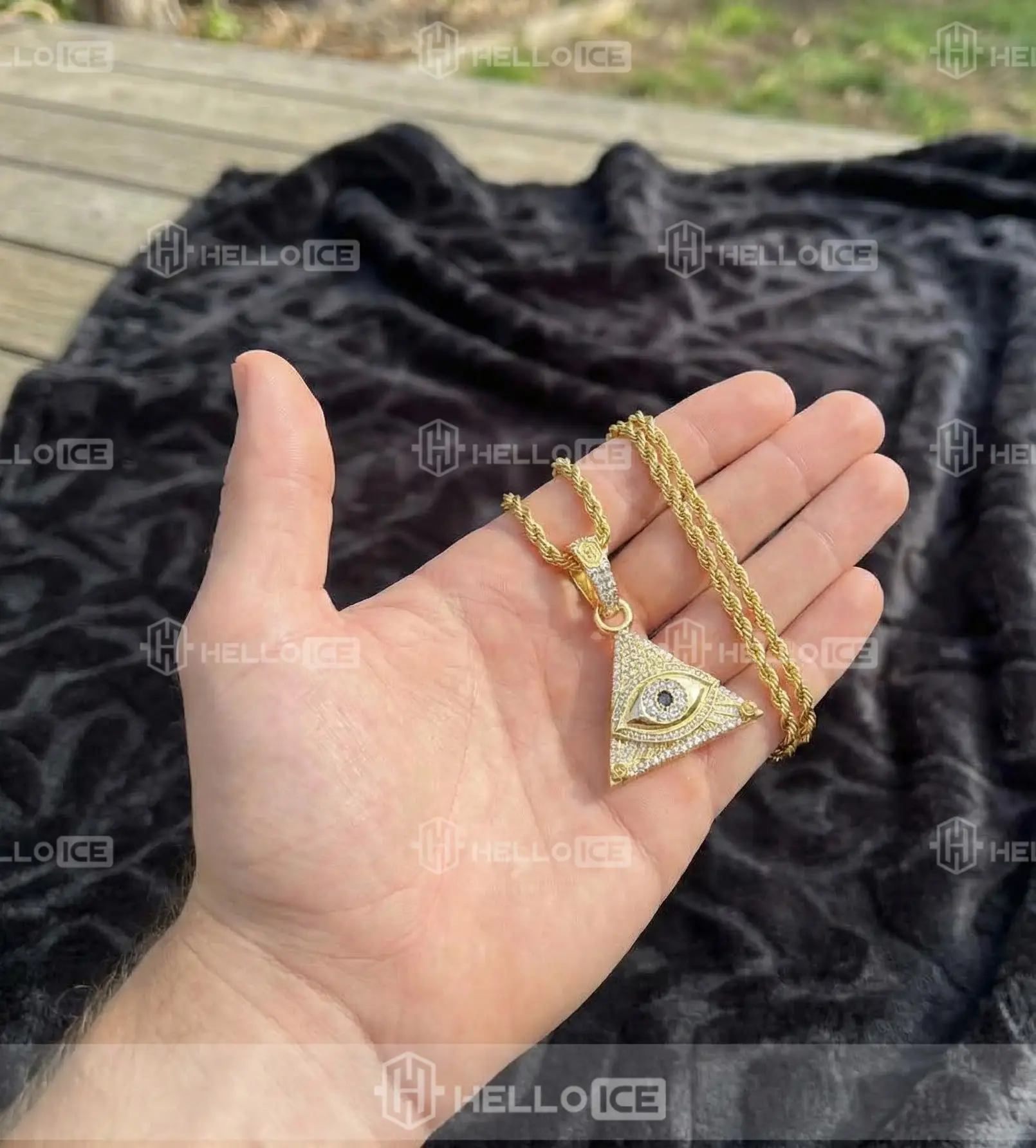 Helloice Review Image