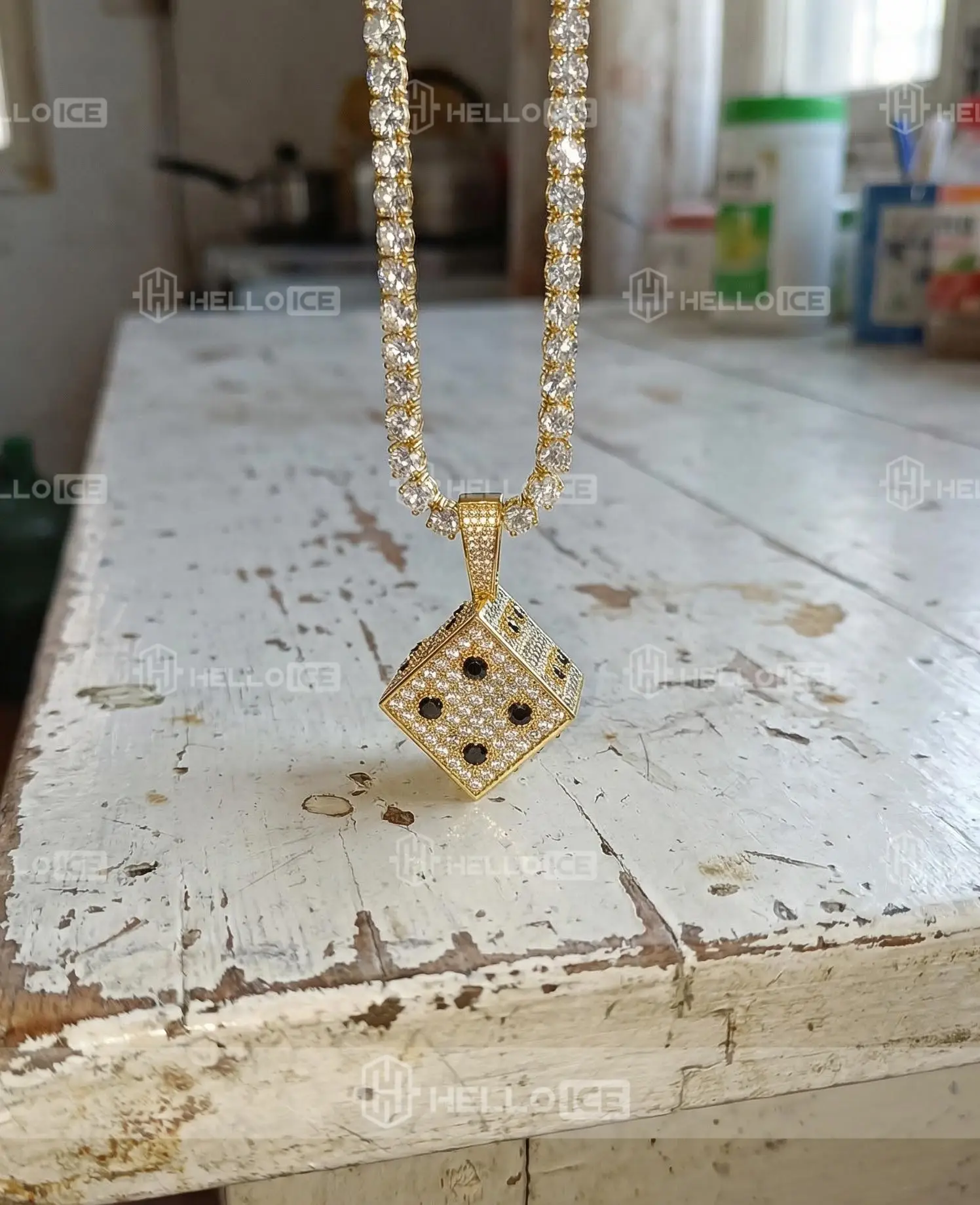 Helloice Review Image