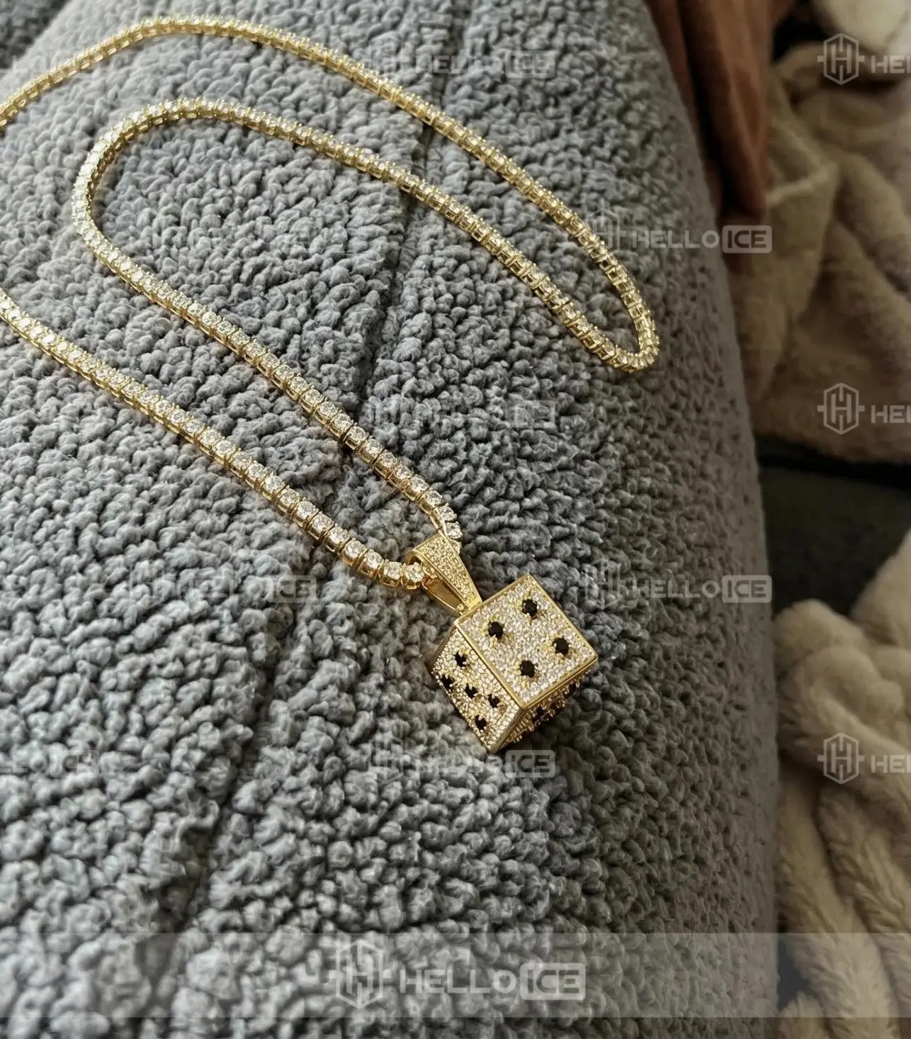 Helloice Review Image