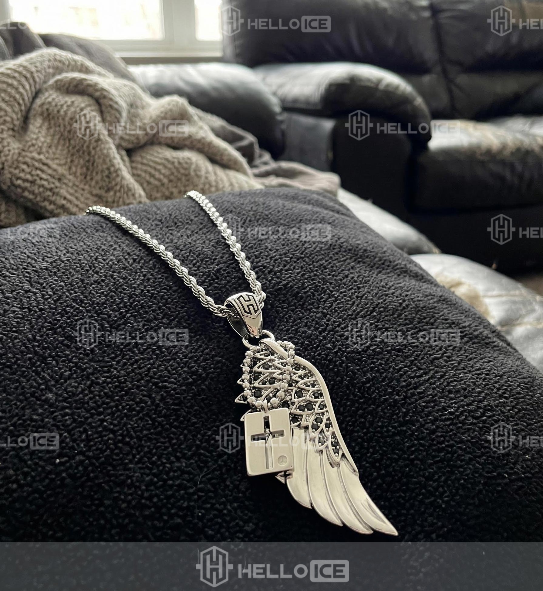 Helloice Review Image