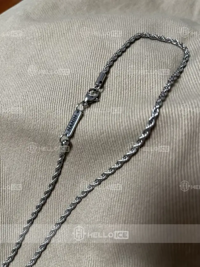 Helloice Review Image