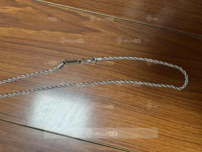 Helloice Review Image