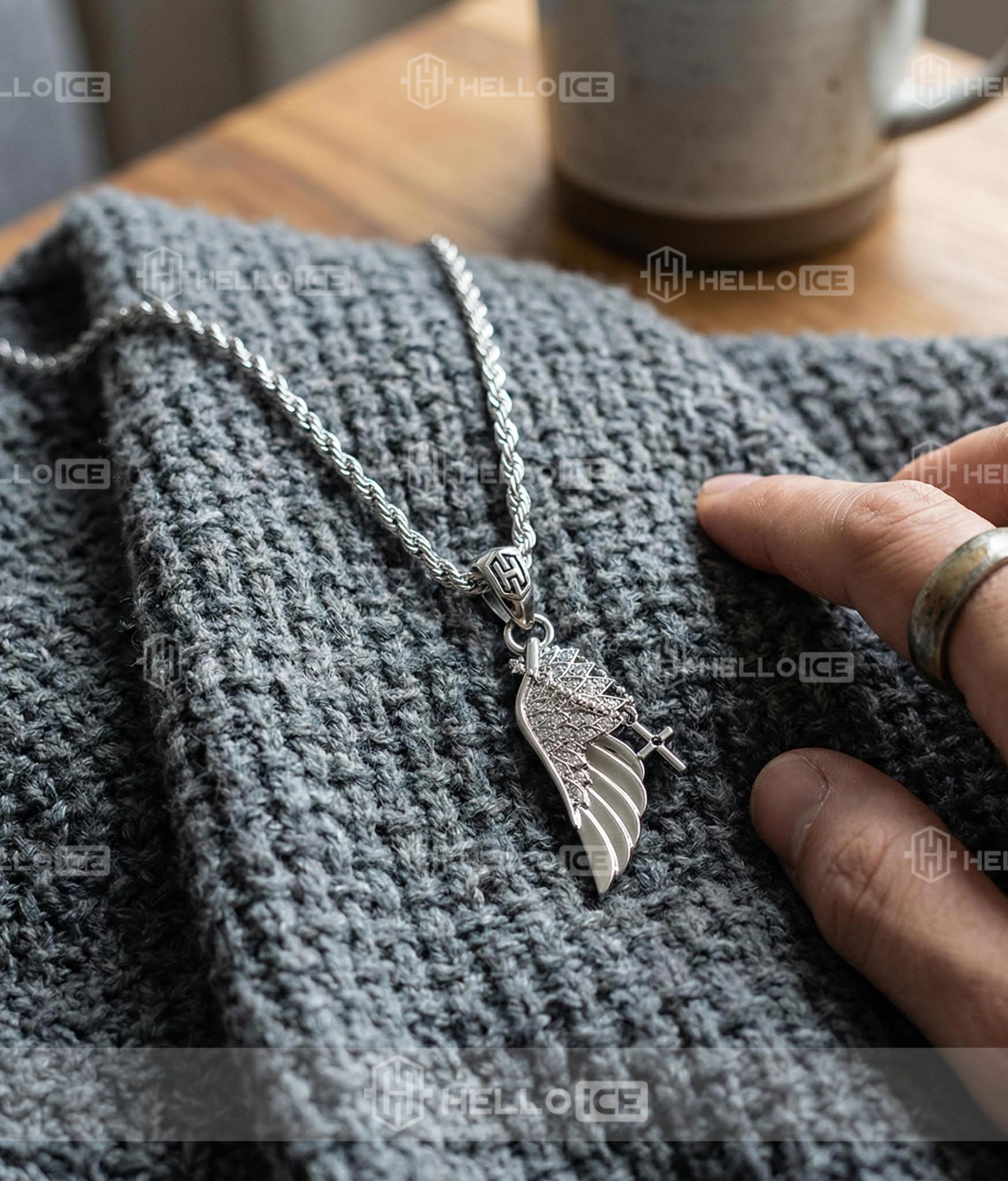 Helloice Review Image