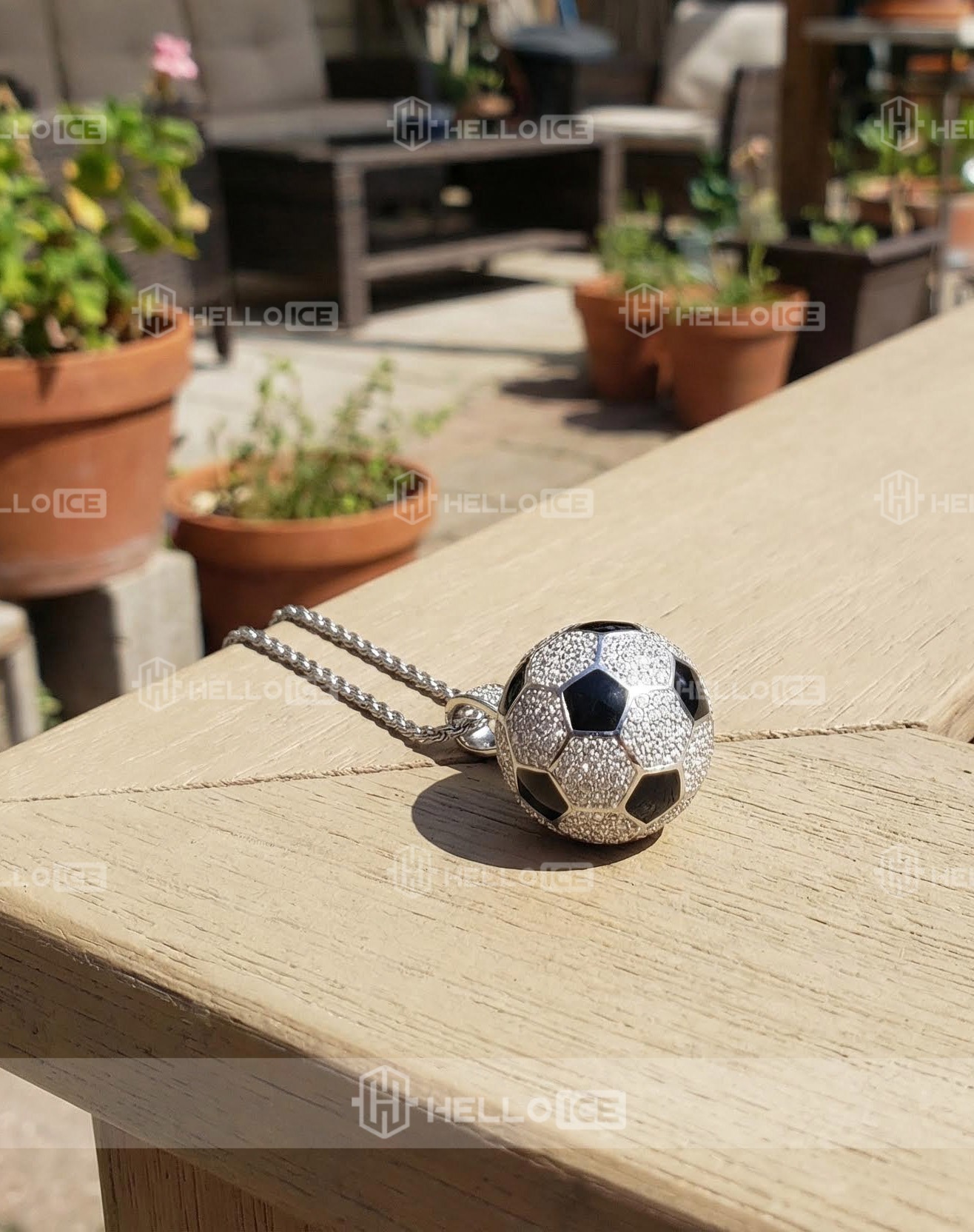 Helloice Review Image