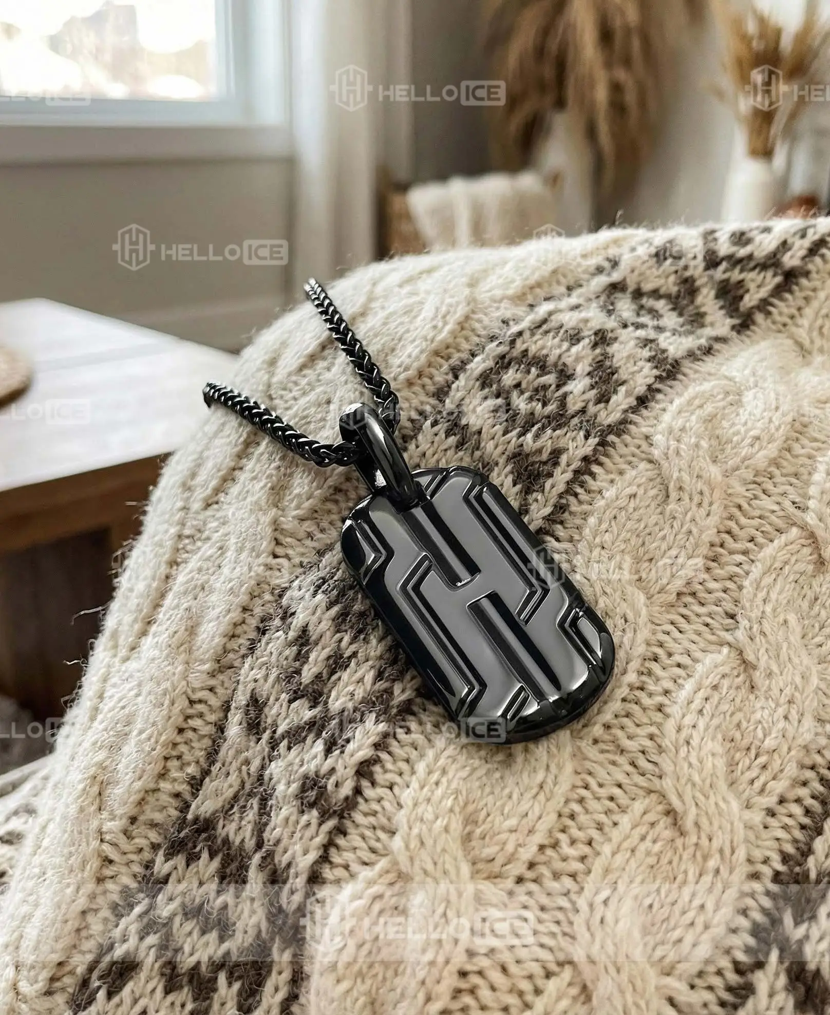 Helloice Review Image