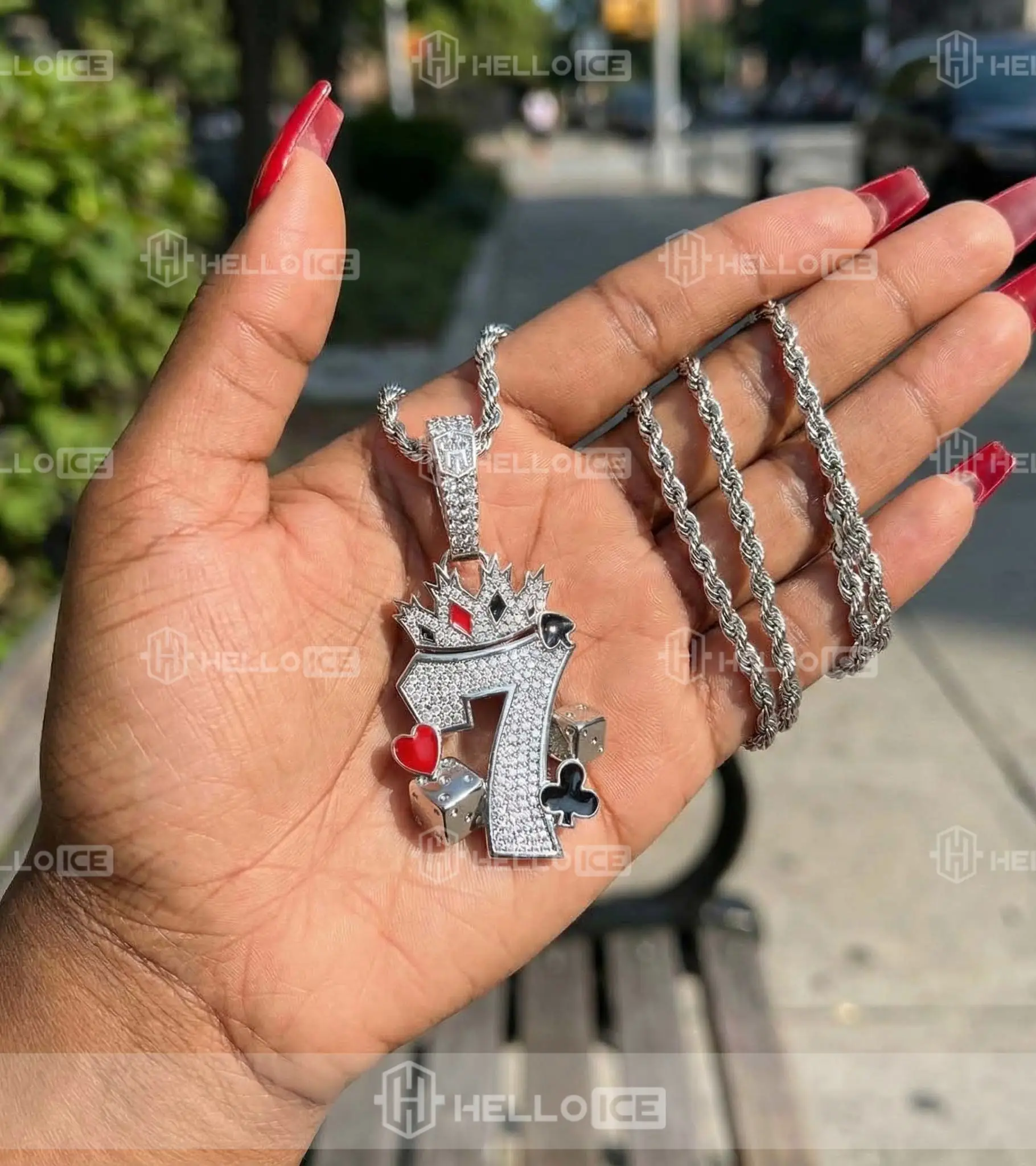 Helloice Review Image