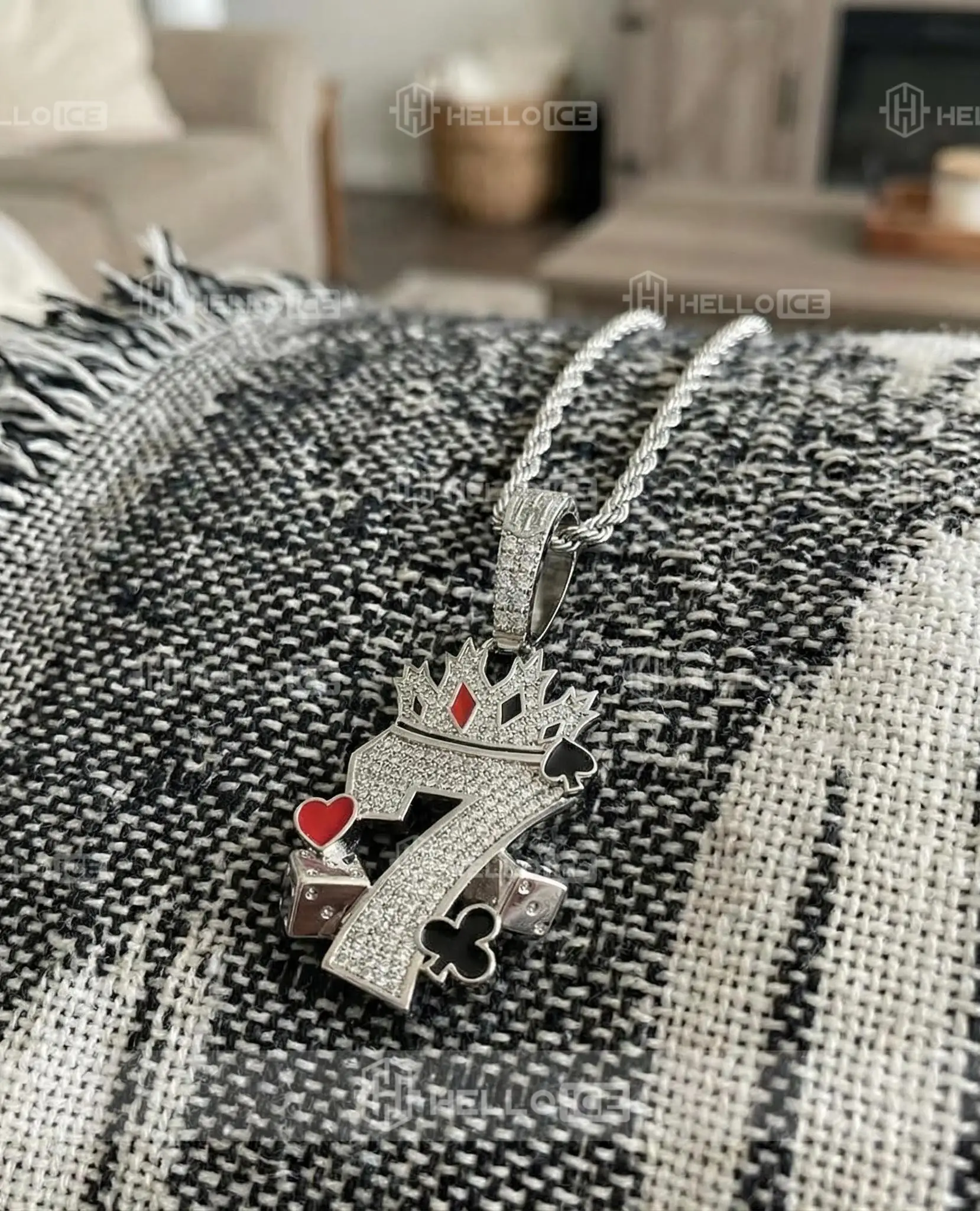 Helloice Review Image