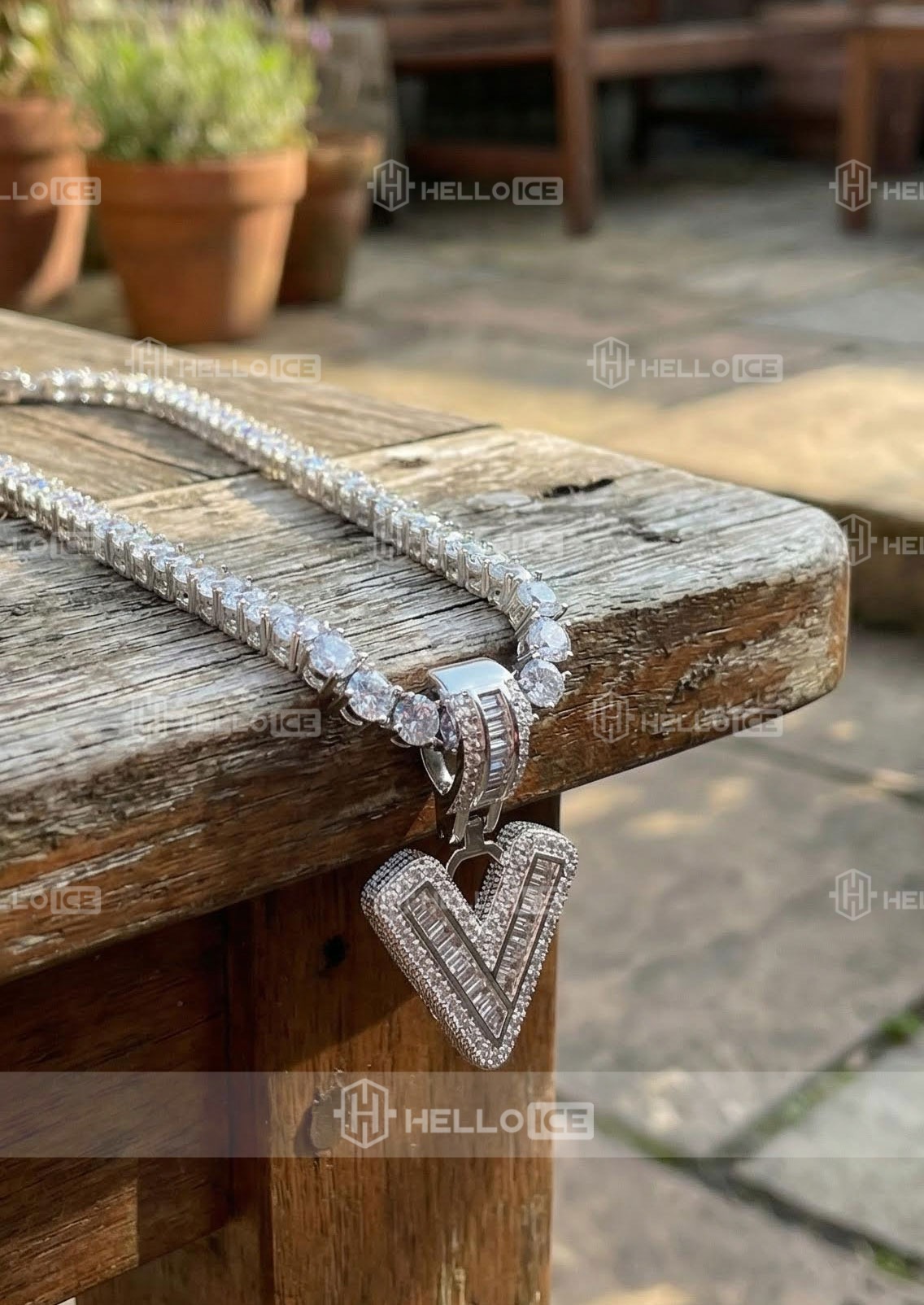 Helloice Review Image