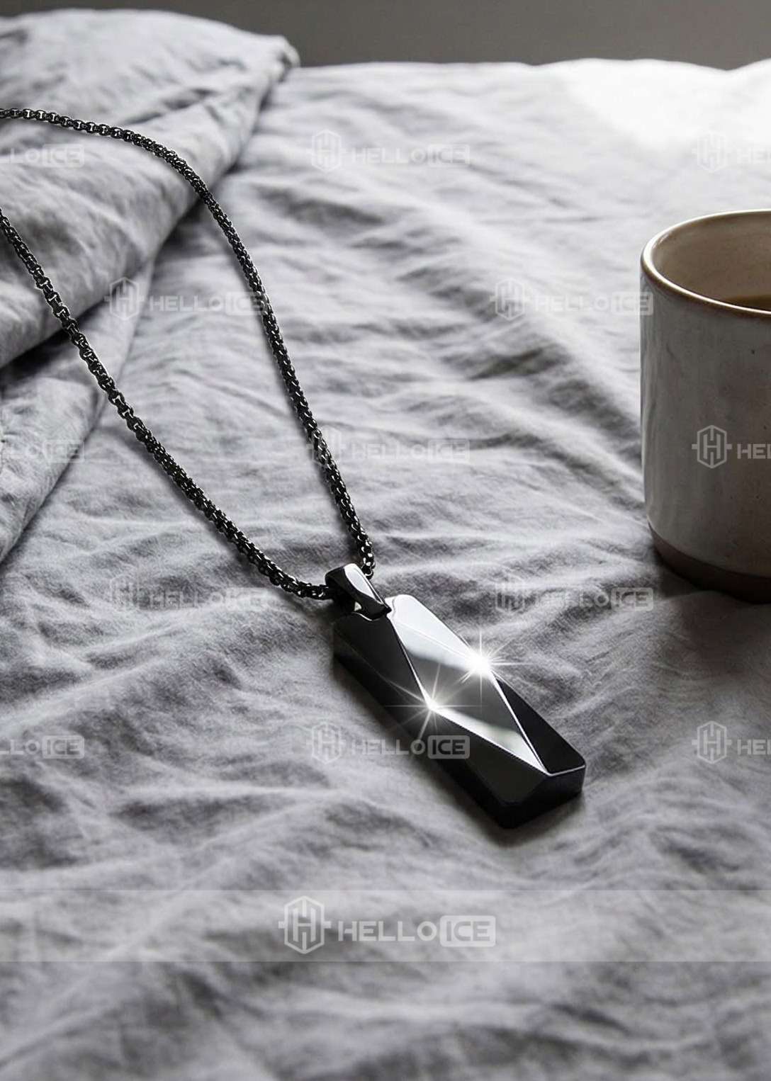 Helloice Review Image