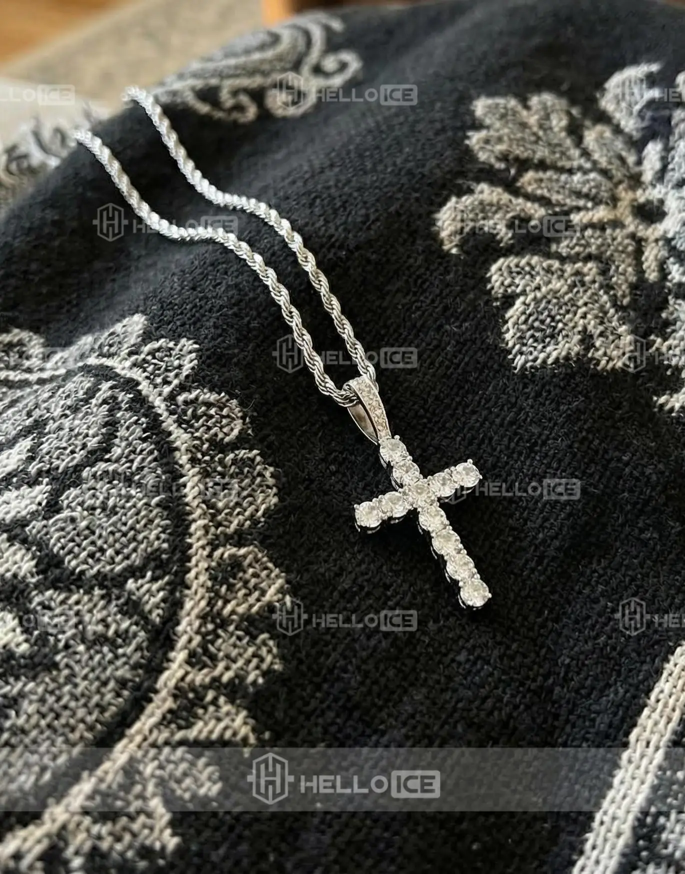 Helloice Review Image