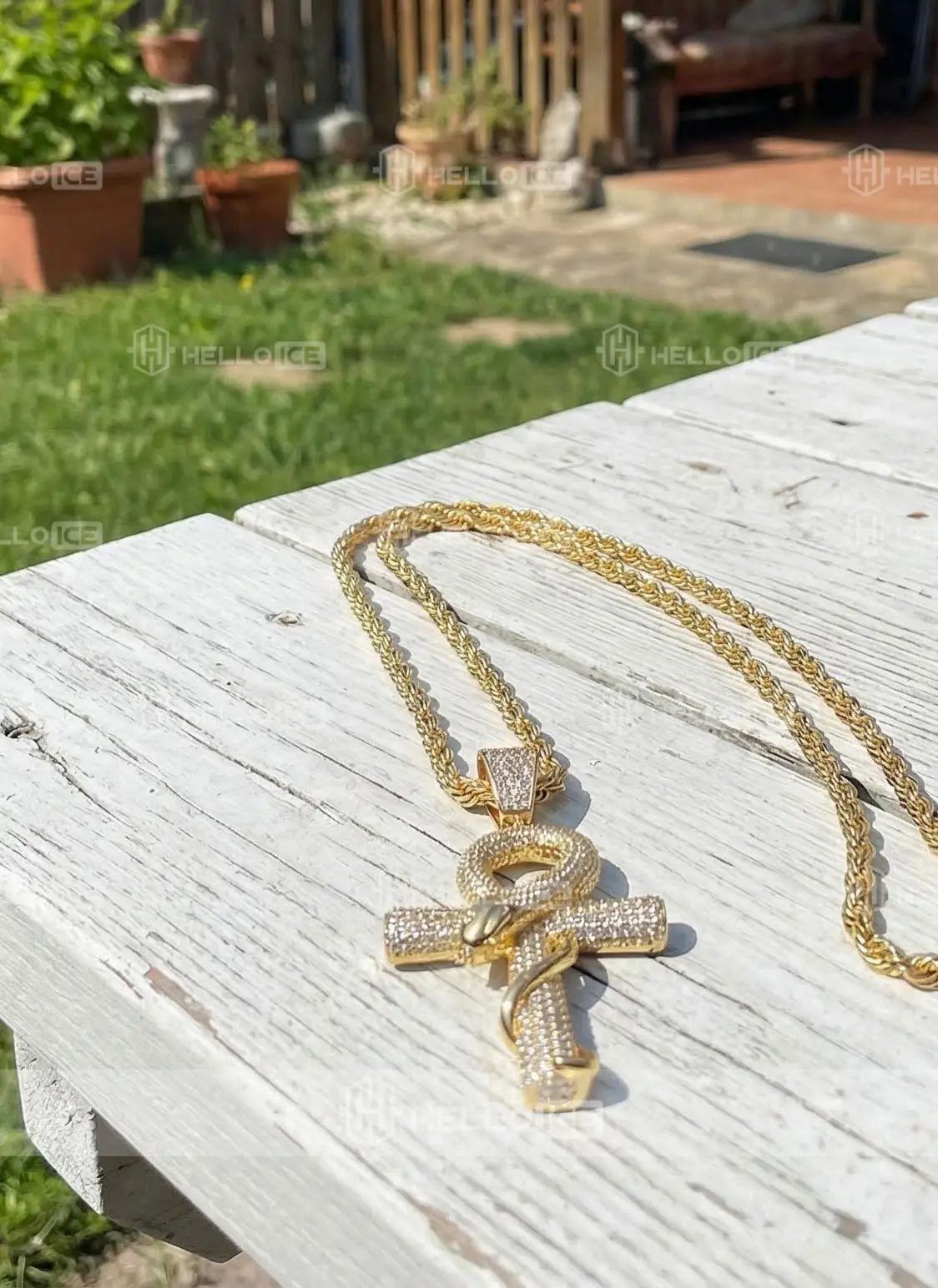 Helloice Review Image