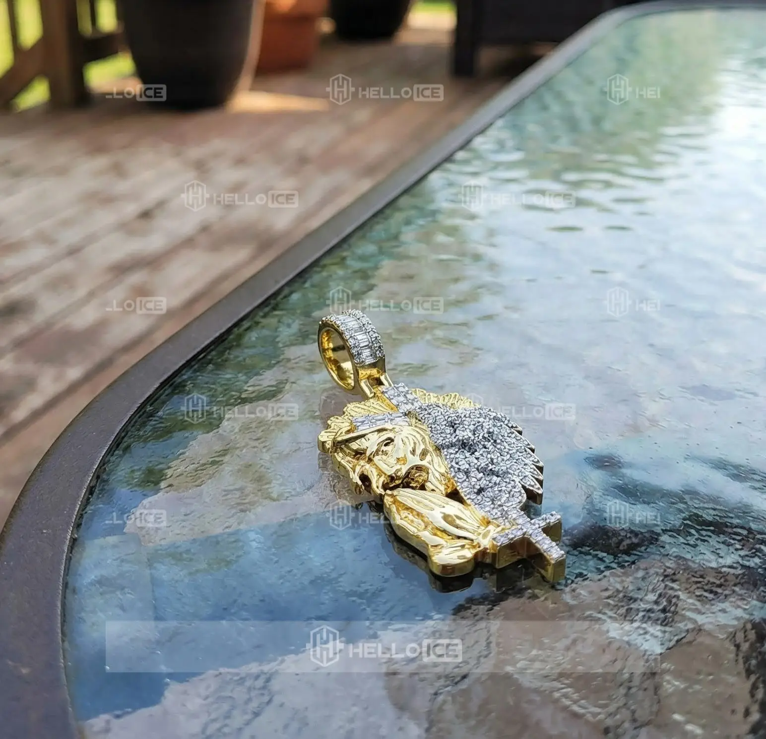 Helloice Review Image