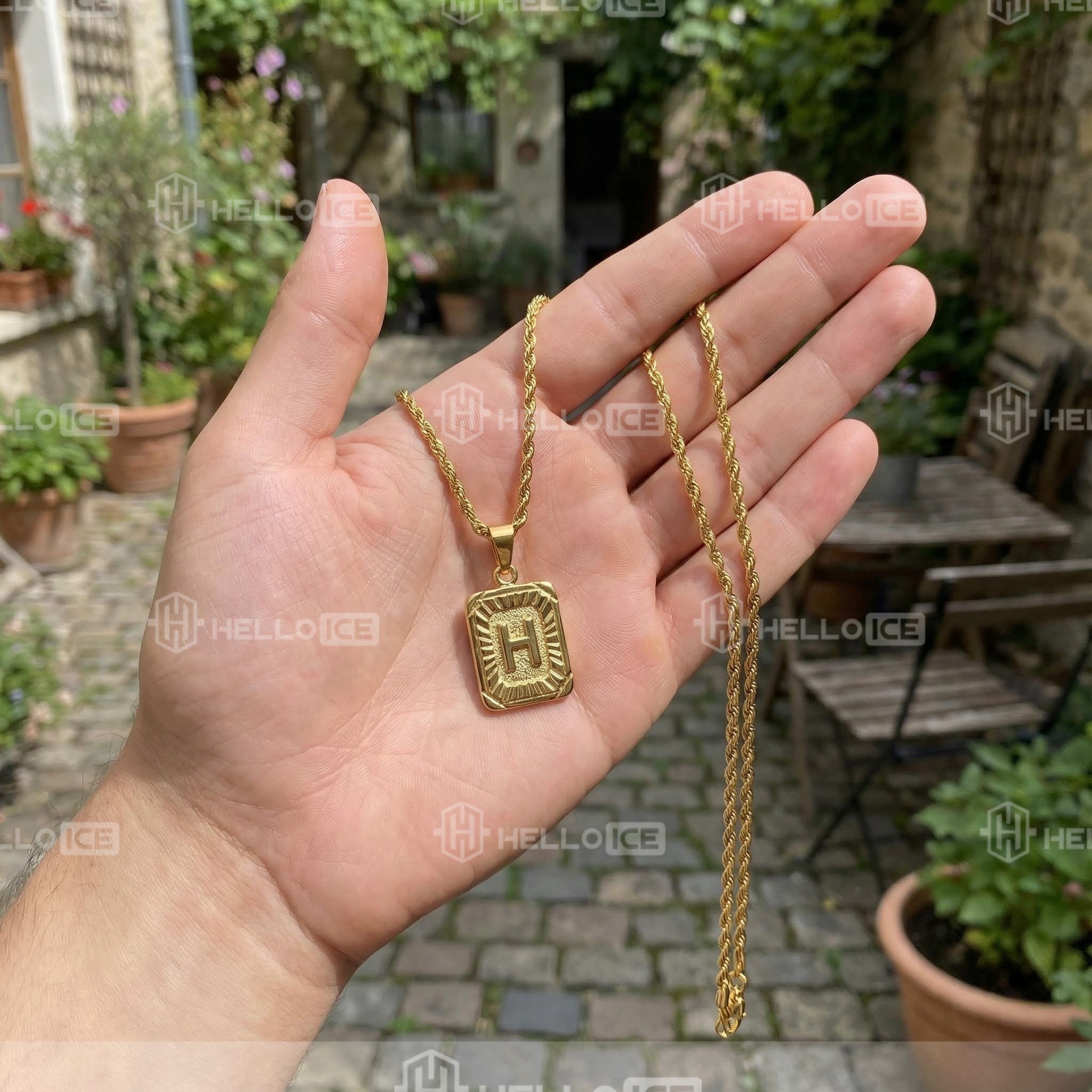 Helloice Review Image