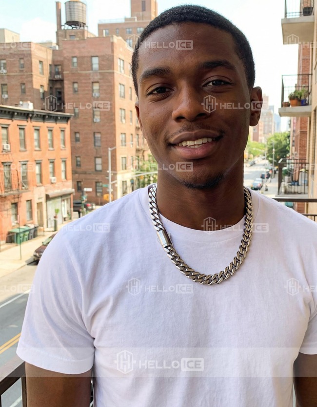 Helloice Review Image