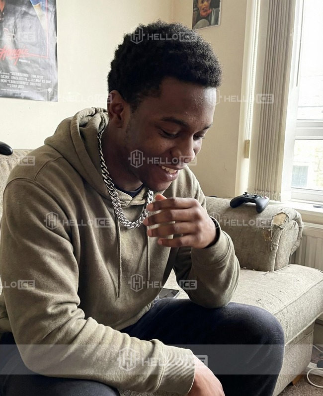 Helloice Review Image