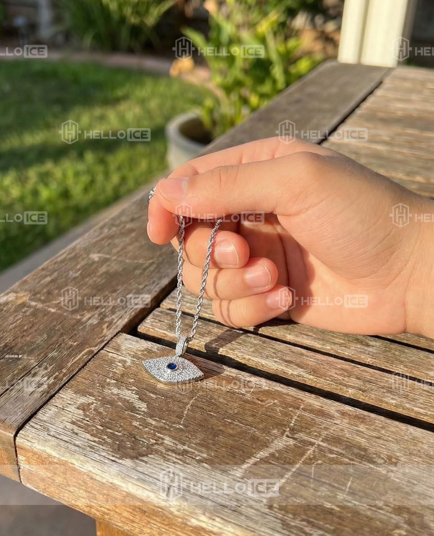 Helloice Review Image