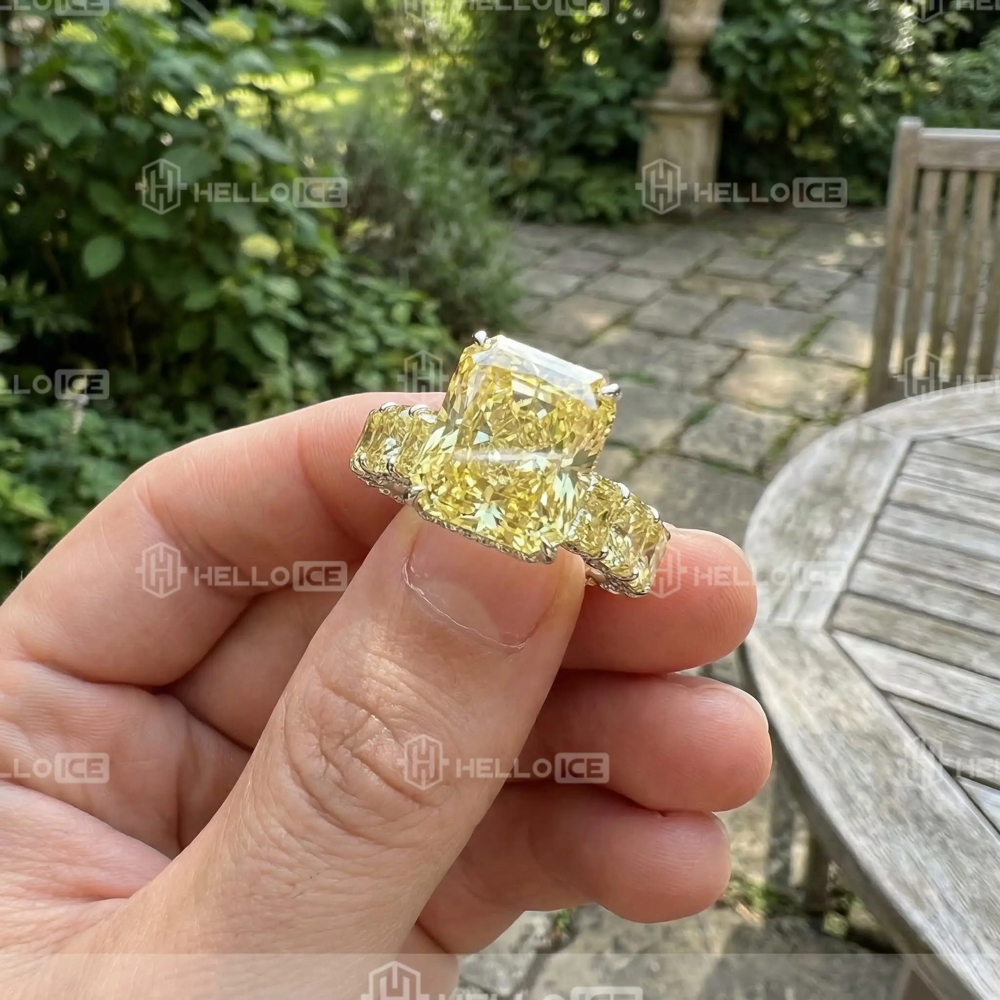 Helloice Review Image